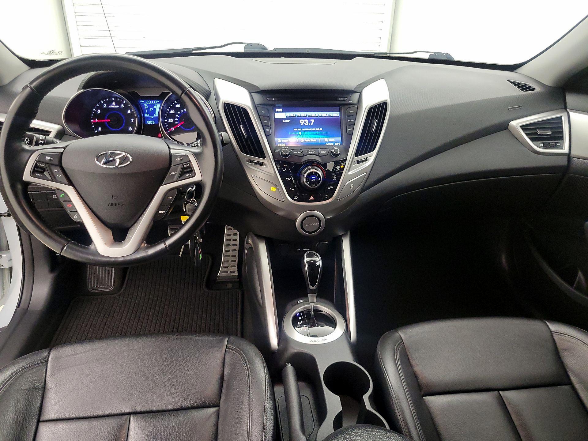 Thumbnail: 2015 Hyundai Veloster - 9