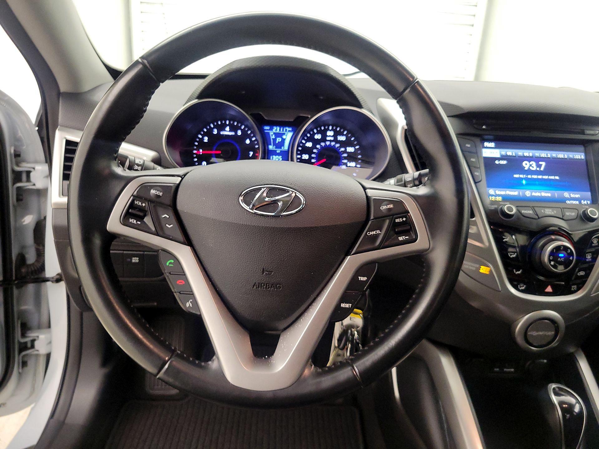 Thumbnail: 2015 Hyundai Veloster - 10