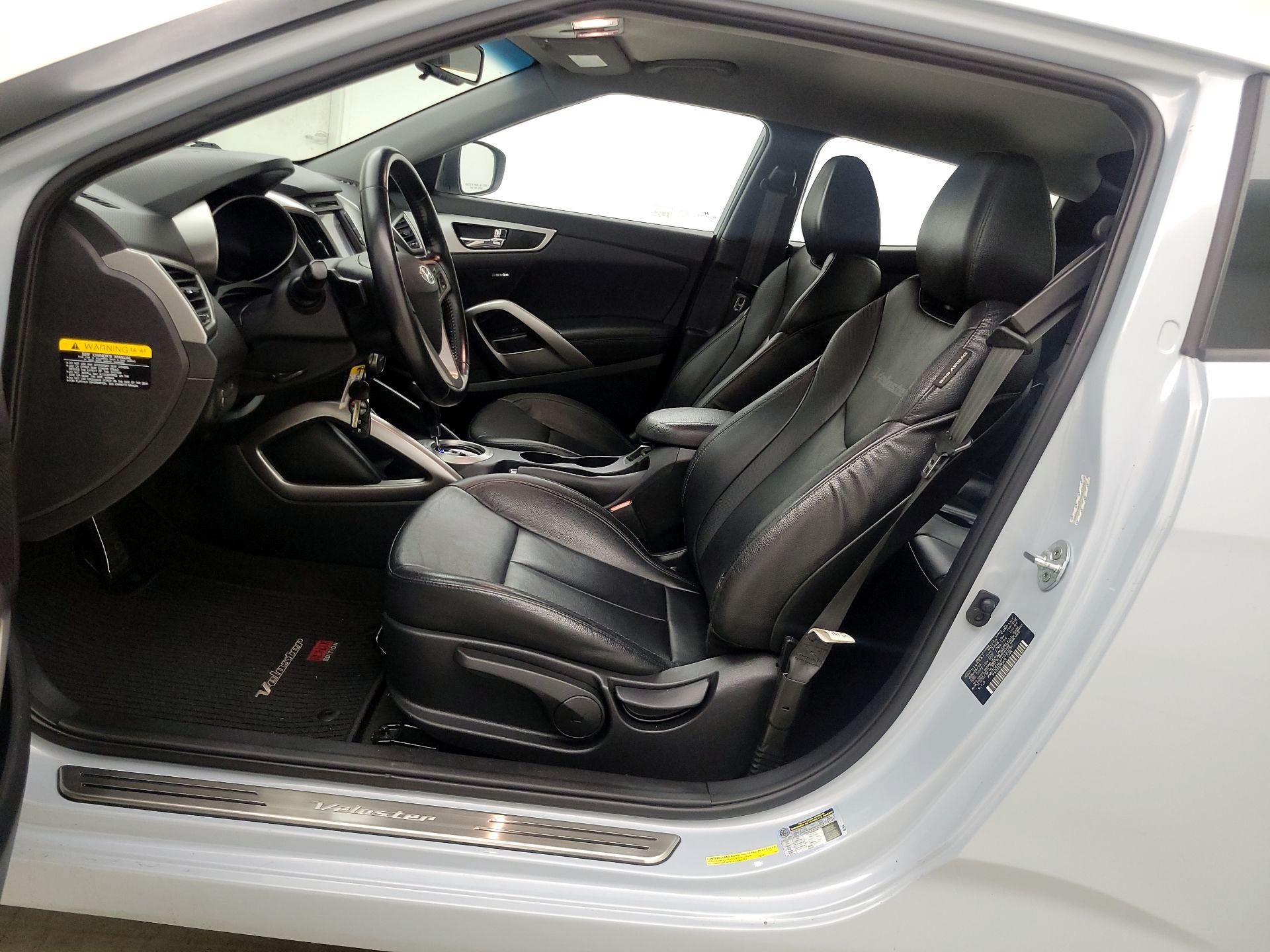 Thumbnail: 2015 Hyundai Veloster - 11