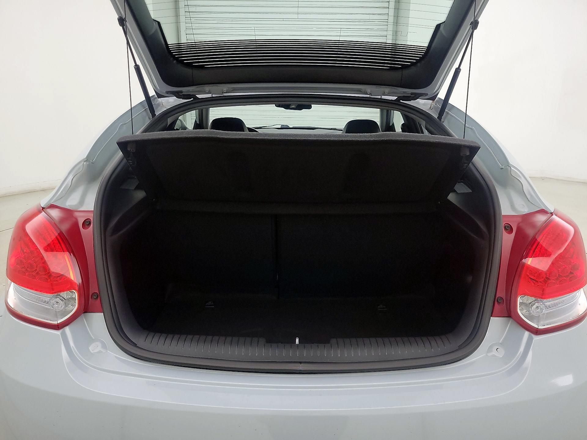 Thumbnail: 2015 Hyundai Veloster - 20