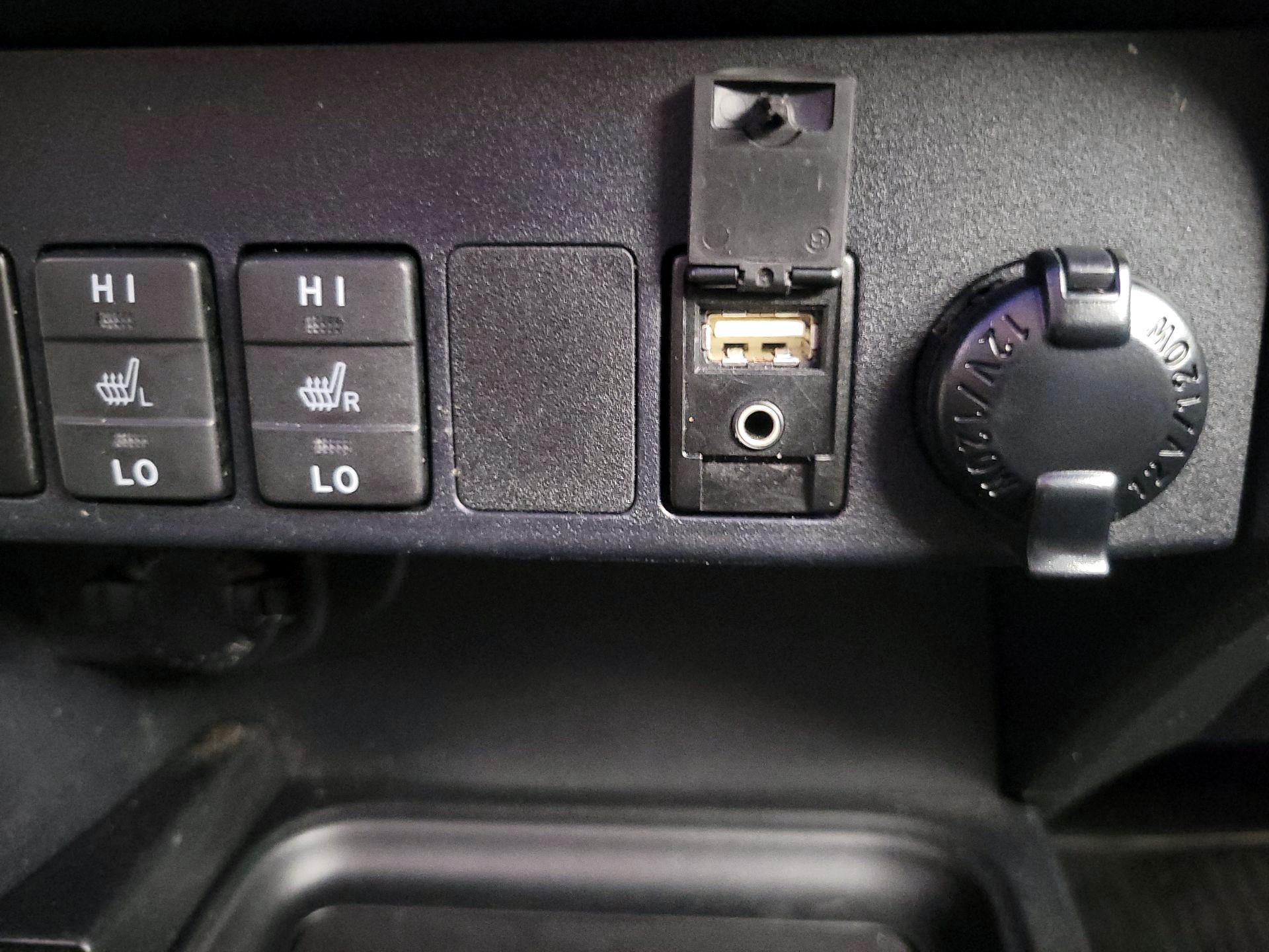 Thumbnail: 2018 Toyota RAV4 - 18