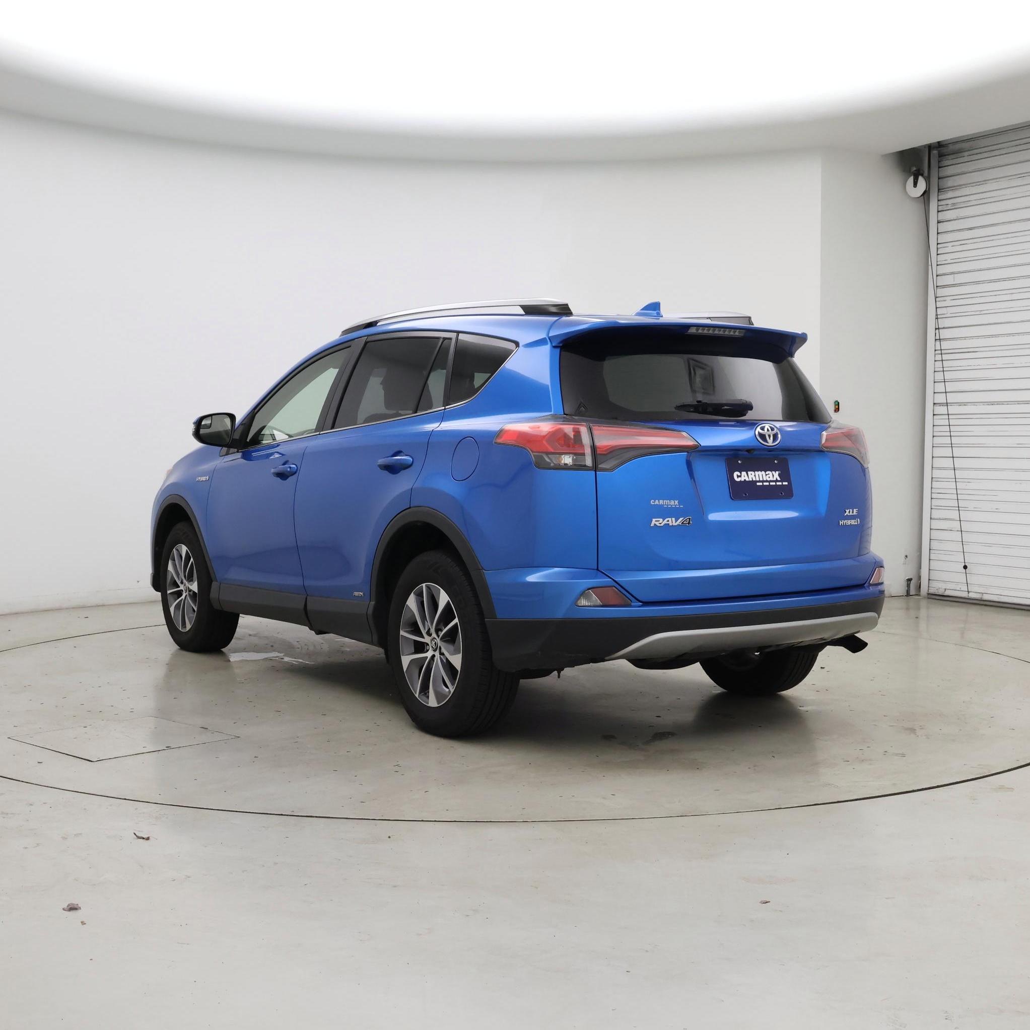 Thumbnail: 2018 Toyota RAV4 - 2