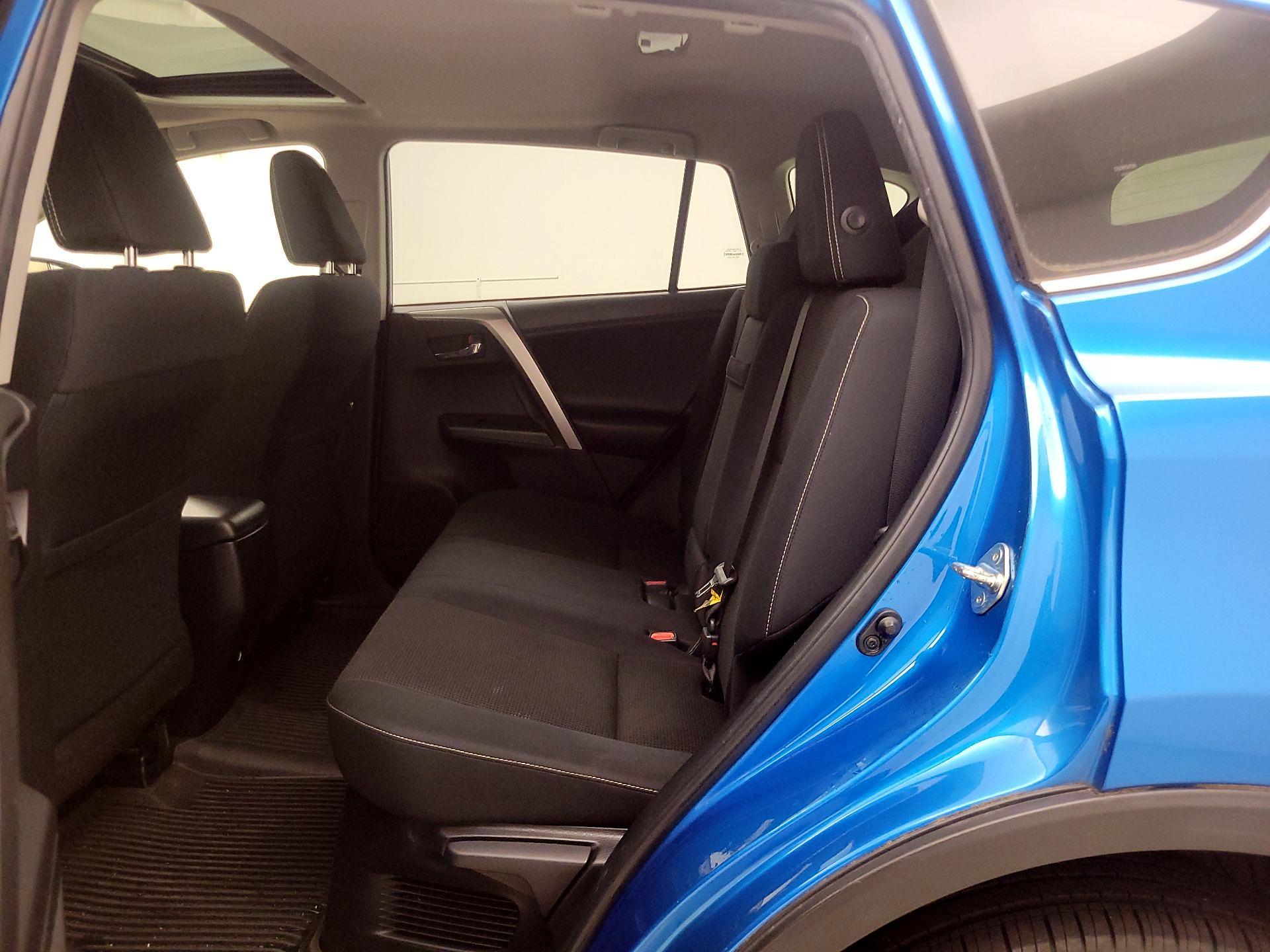 Thumbnail: 2018 Toyota RAV4 - 20