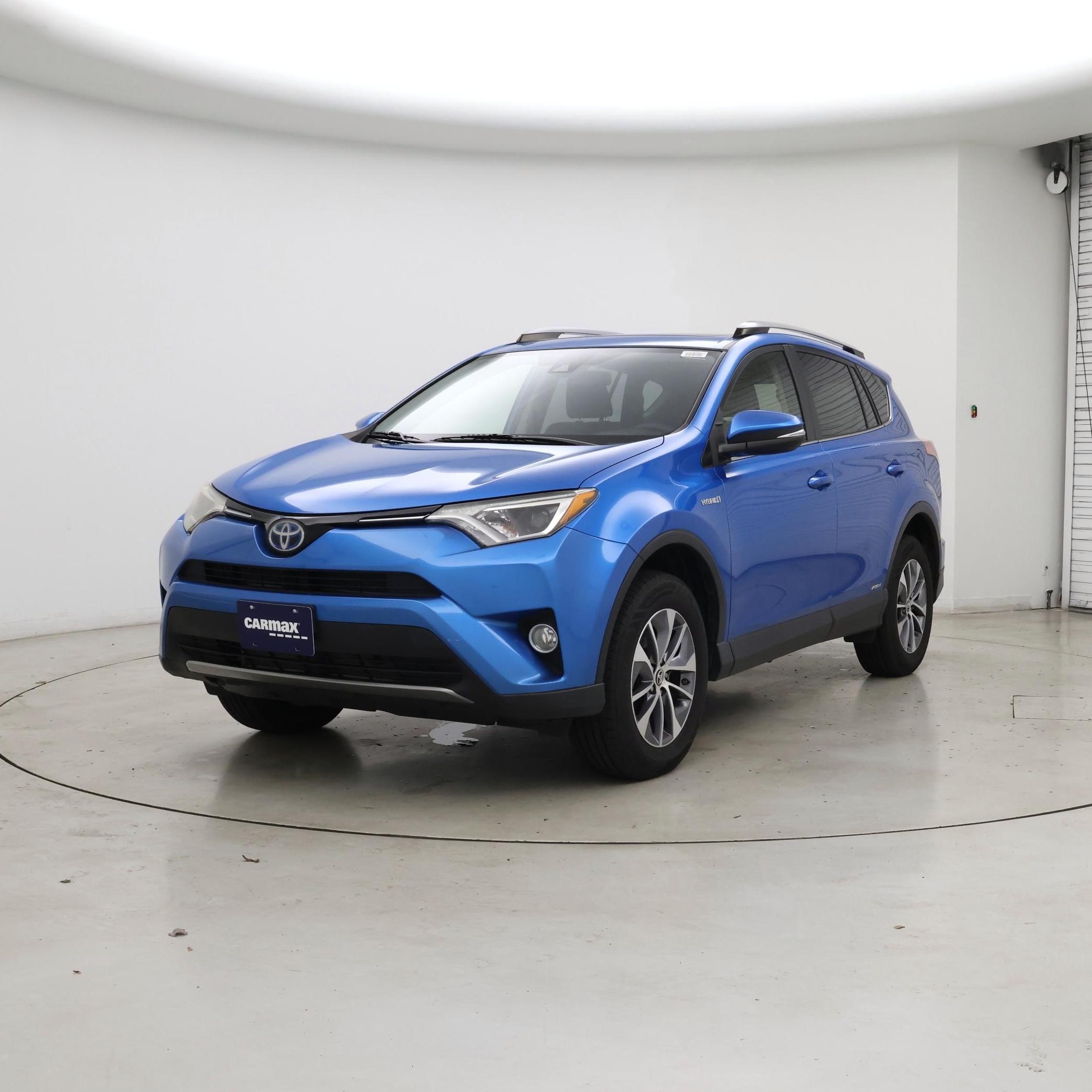 Thumbnail: 2018 Toyota RAV4 - 4