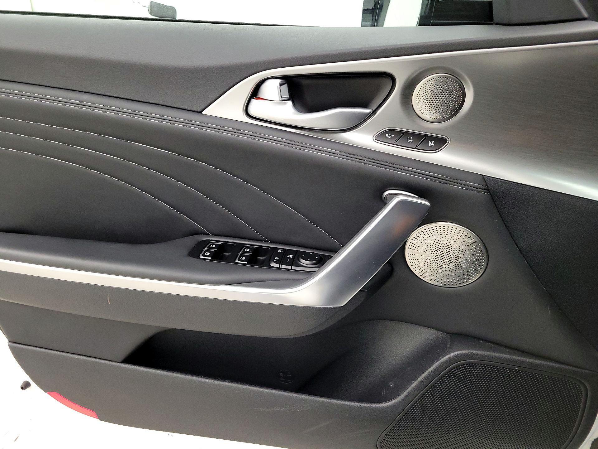 Thumbnail: 2022 Kia Stinger - 12