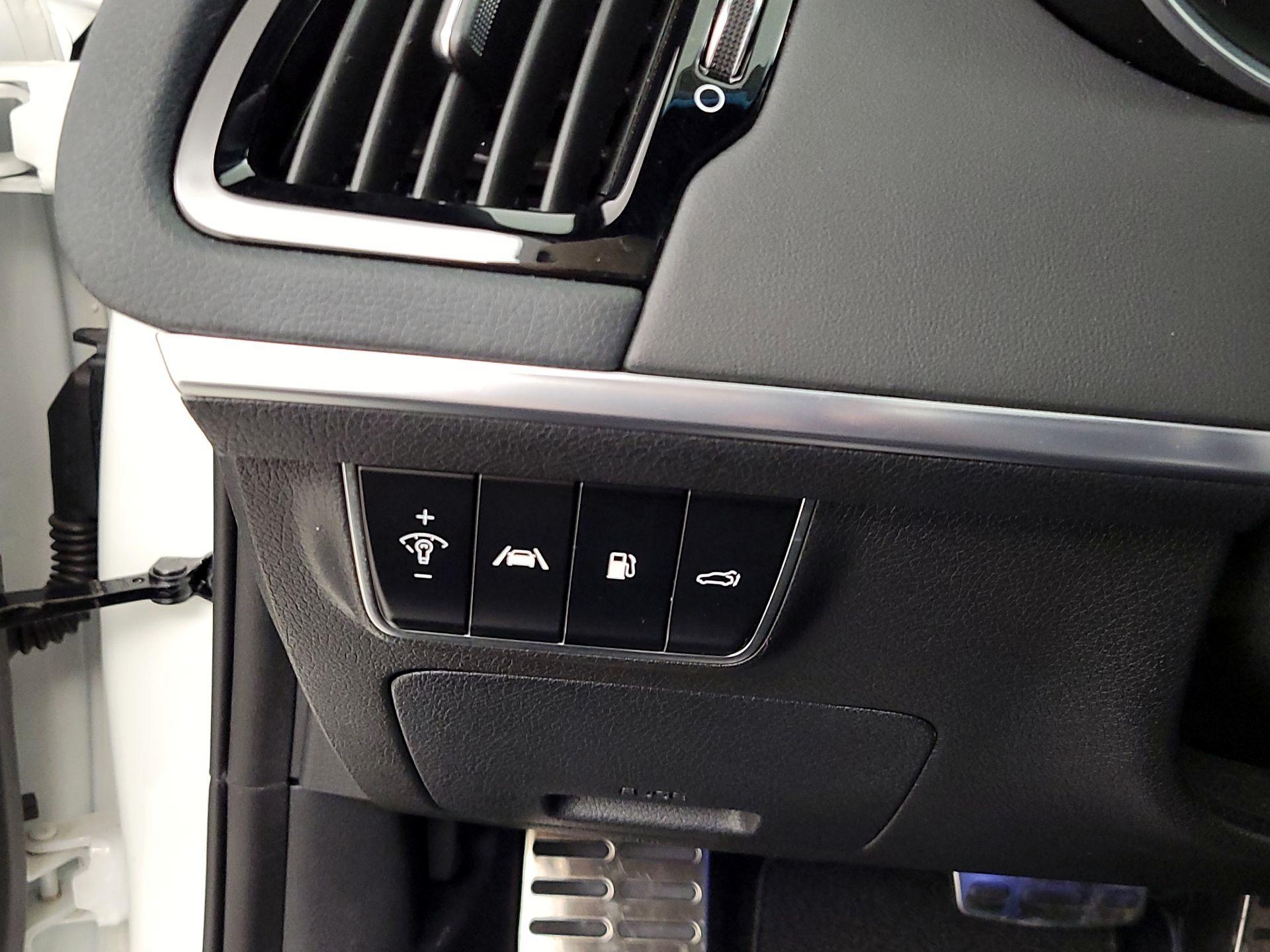 Thumbnail: 2022 Kia Stinger - 13