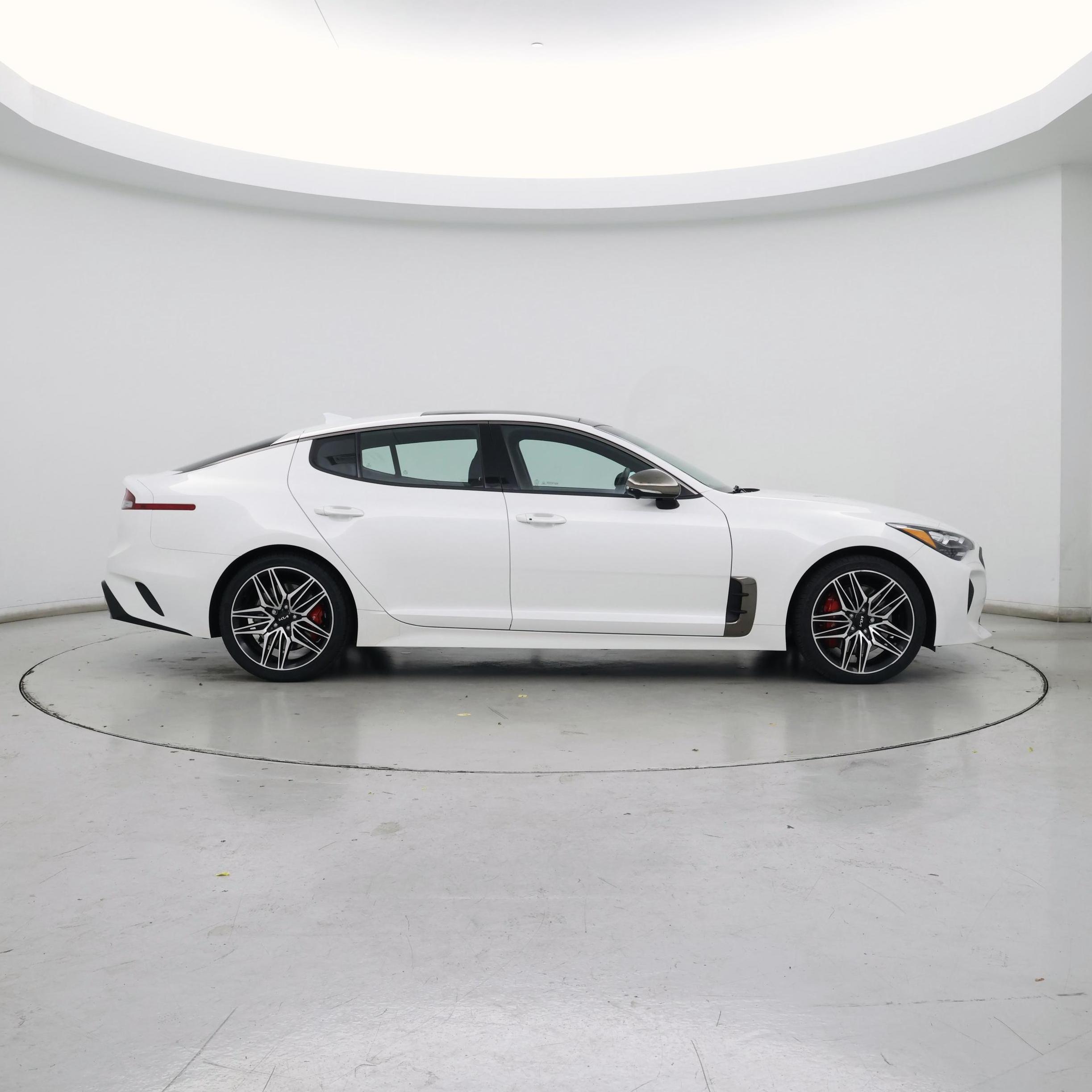 Thumbnail: 2022 Kia Stinger - 7