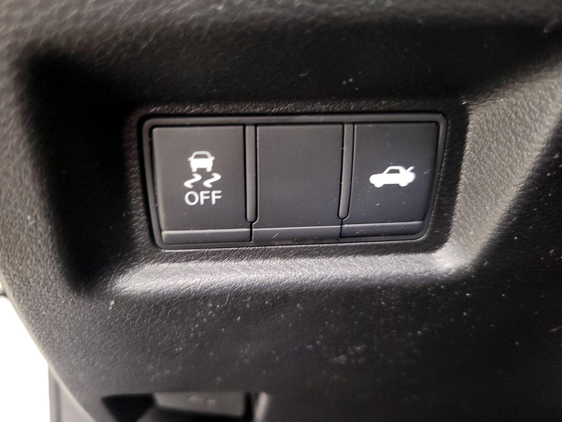 Thumbnail: 2019 INFINITI Q50 - 13