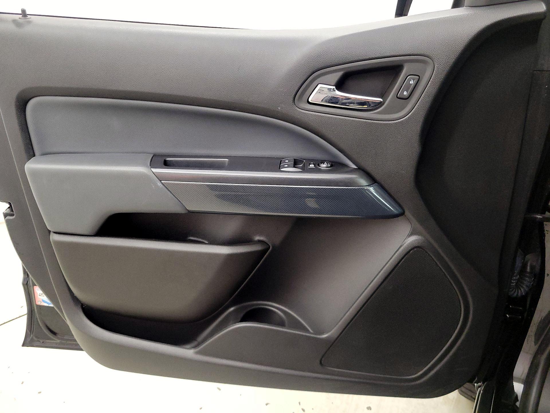 Thumbnail: 2022 Chevrolet Colorado - 12