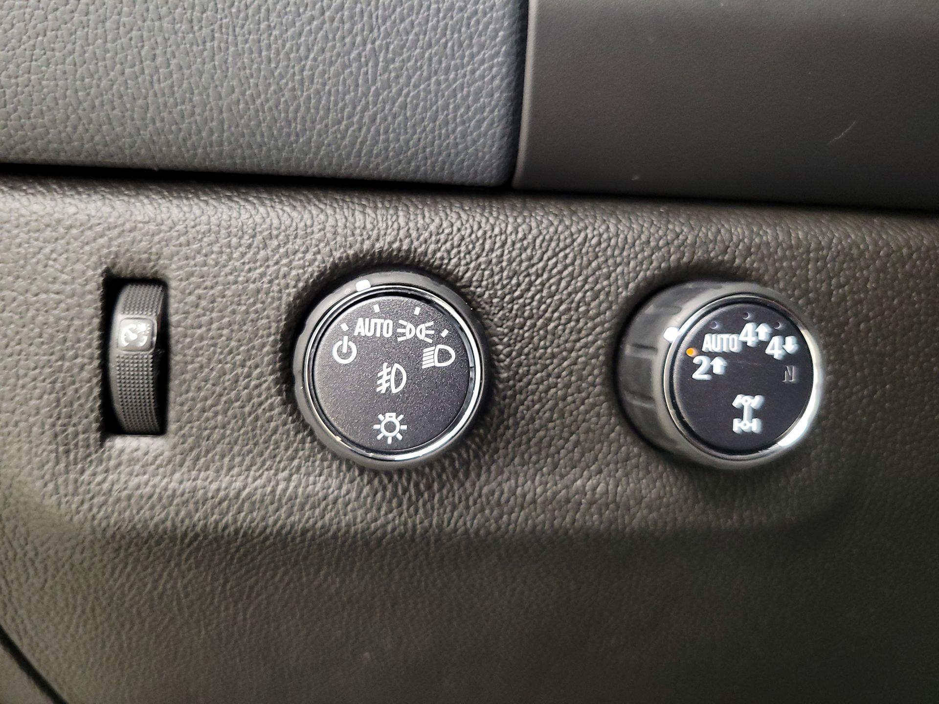 Thumbnail: 2022 Chevrolet Colorado - 13