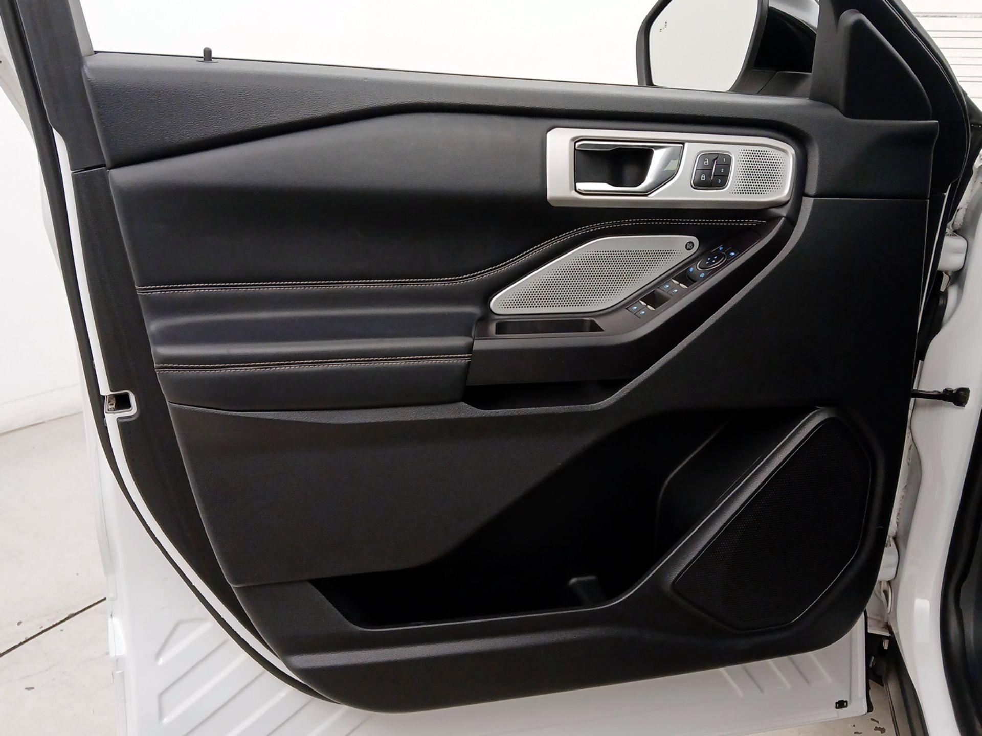 Thumbnail: 2020 Ford Explorer - 12