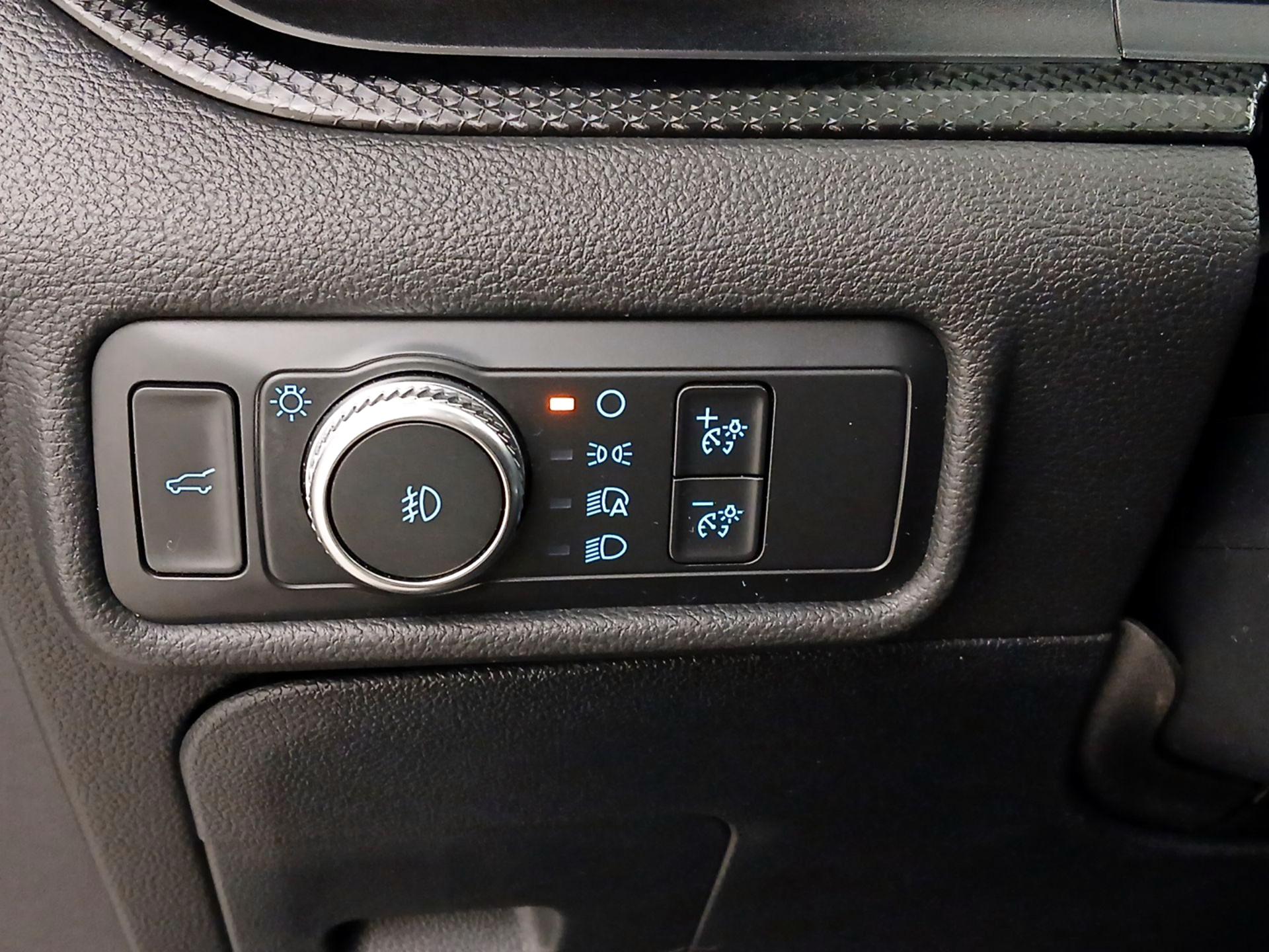 Thumbnail: 2020 Ford Explorer - 13