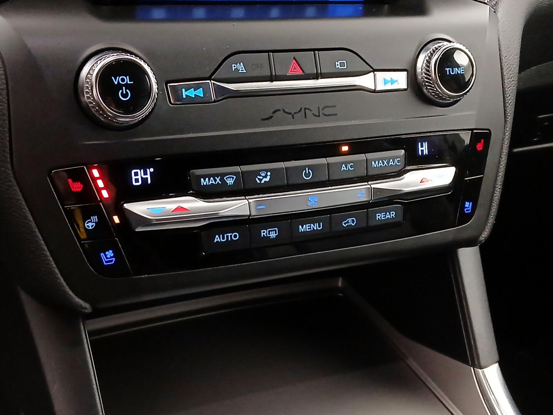 Thumbnail: 2020 Ford Explorer - 17