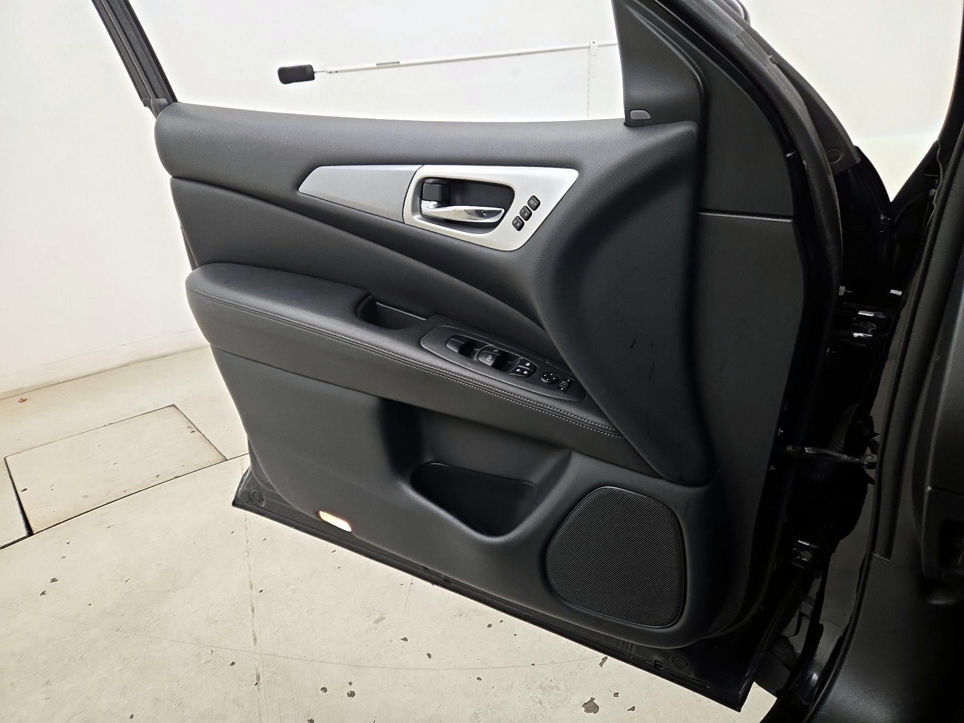 Thumbnail: 2020 Nissan Pathfinder - 12