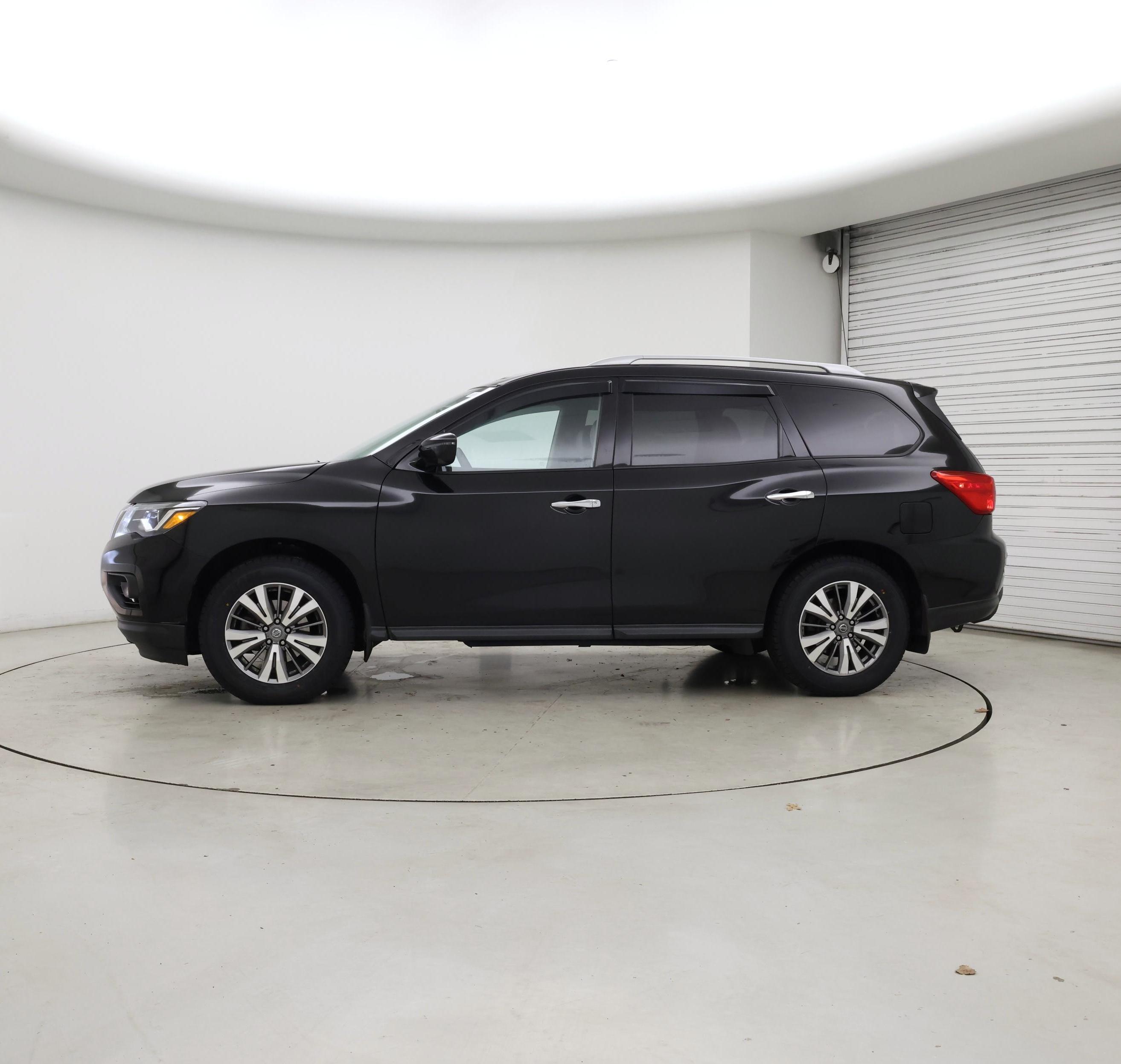 Thumbnail: 2020 Nissan Pathfinder - 3