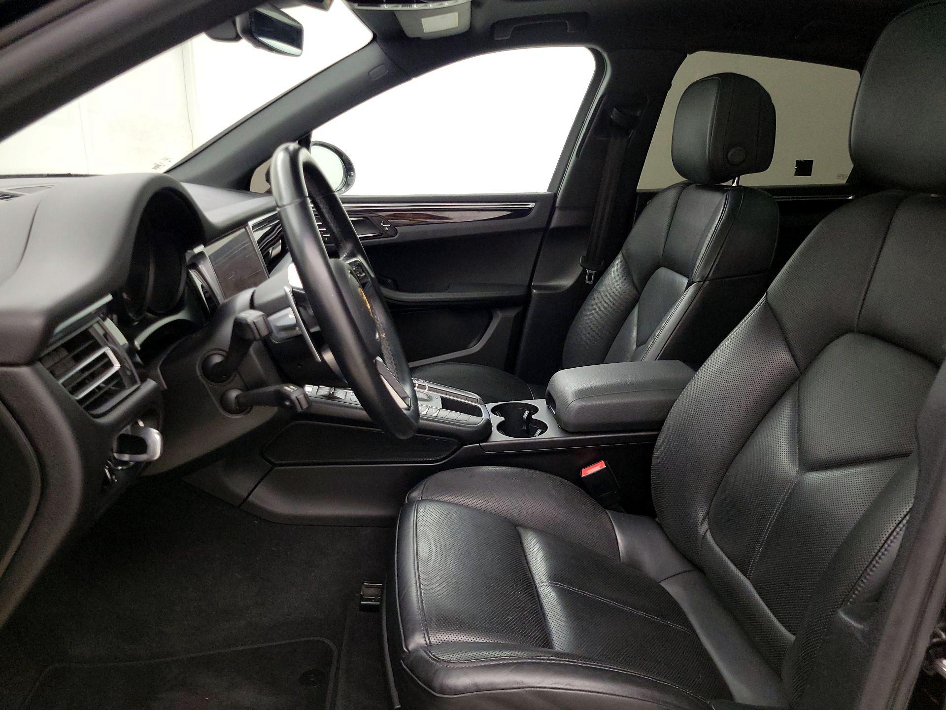 Thumbnail: 2021 Porsche Macan - 11