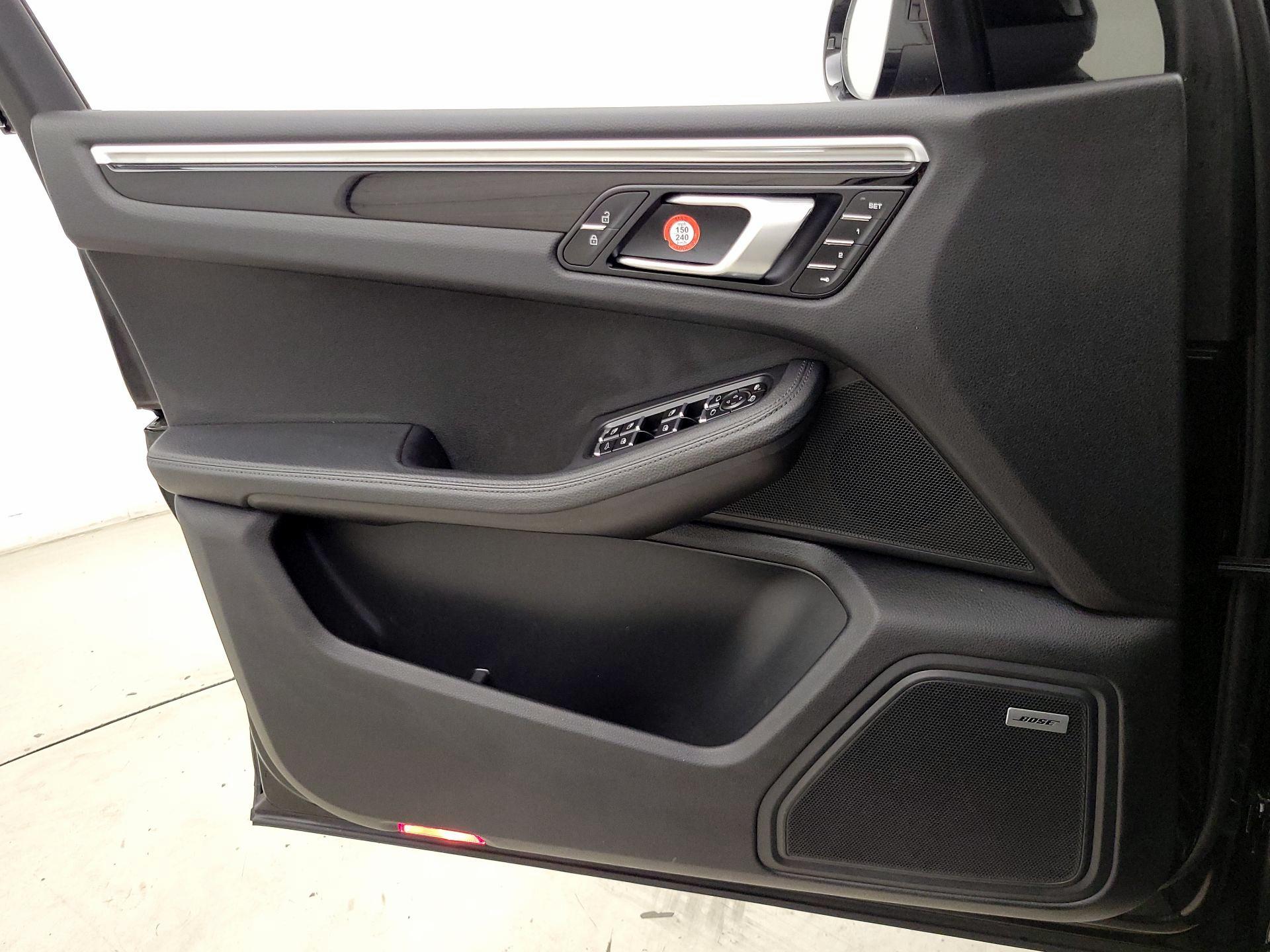 Thumbnail: 2021 Porsche Macan - 12