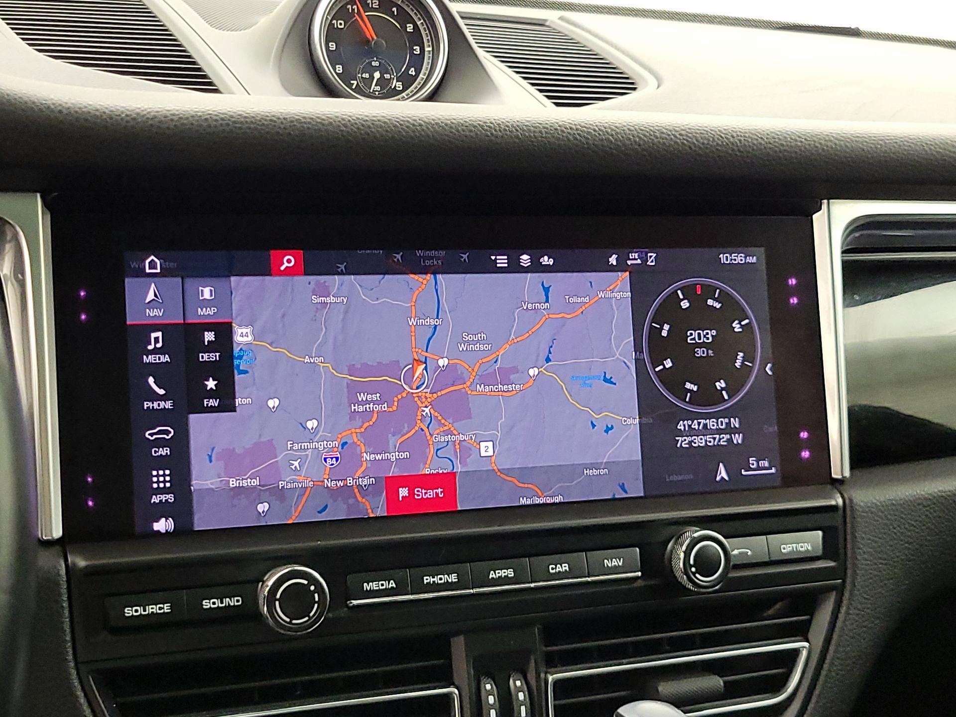 Thumbnail: 2021 Porsche Macan - 14