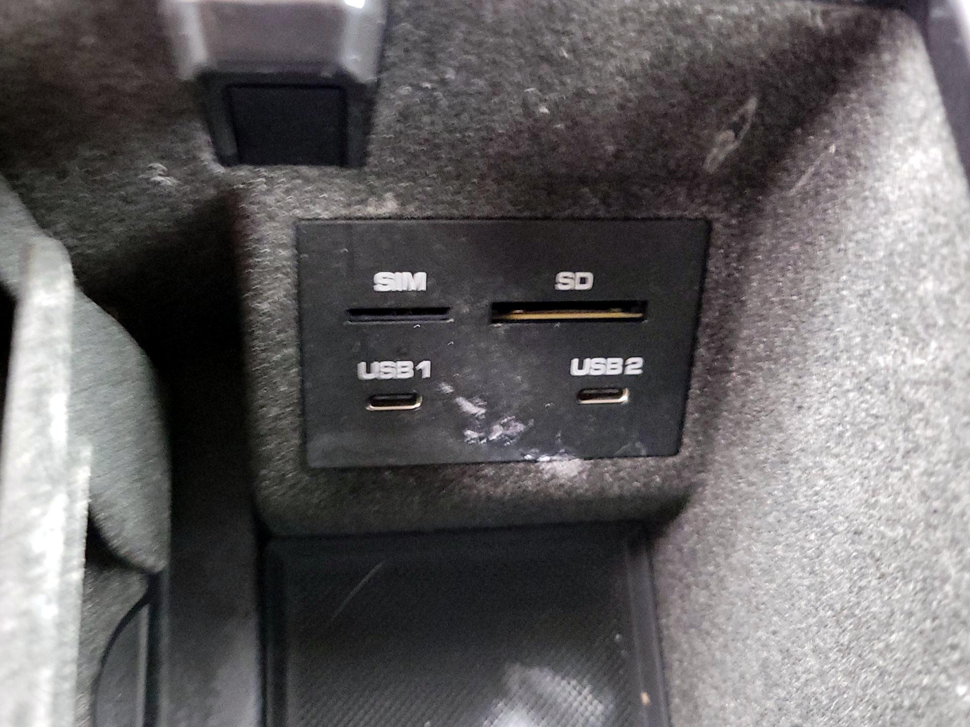 Thumbnail: 2021 Porsche Macan - 19