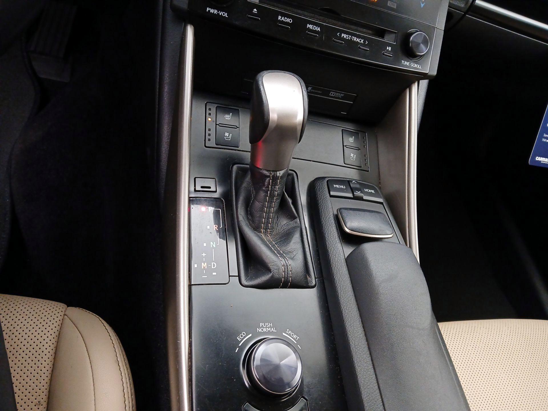 Thumbnail: 2014 Lexus IS - 17