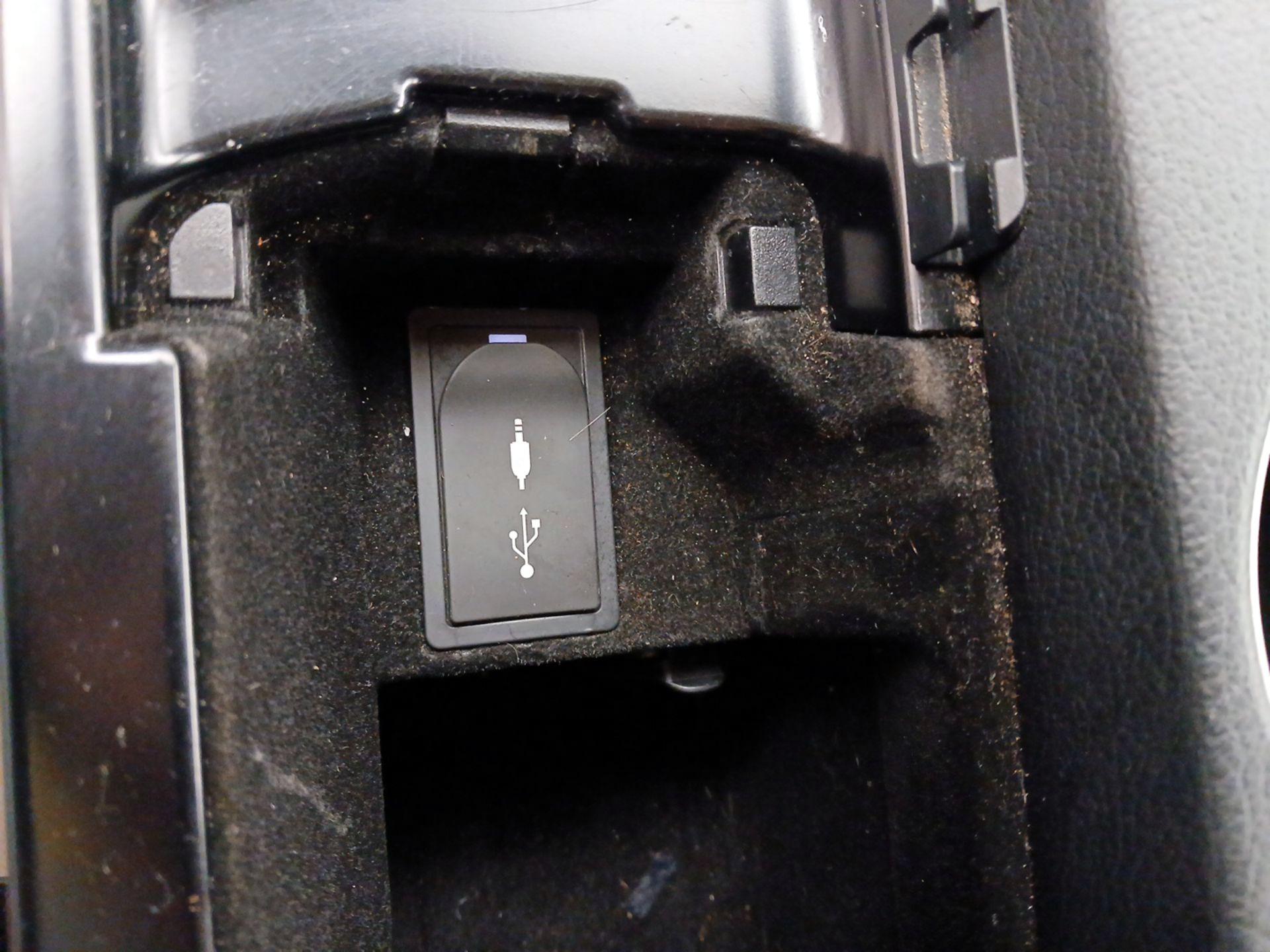 Thumbnail: 2014 Lexus IS - 18