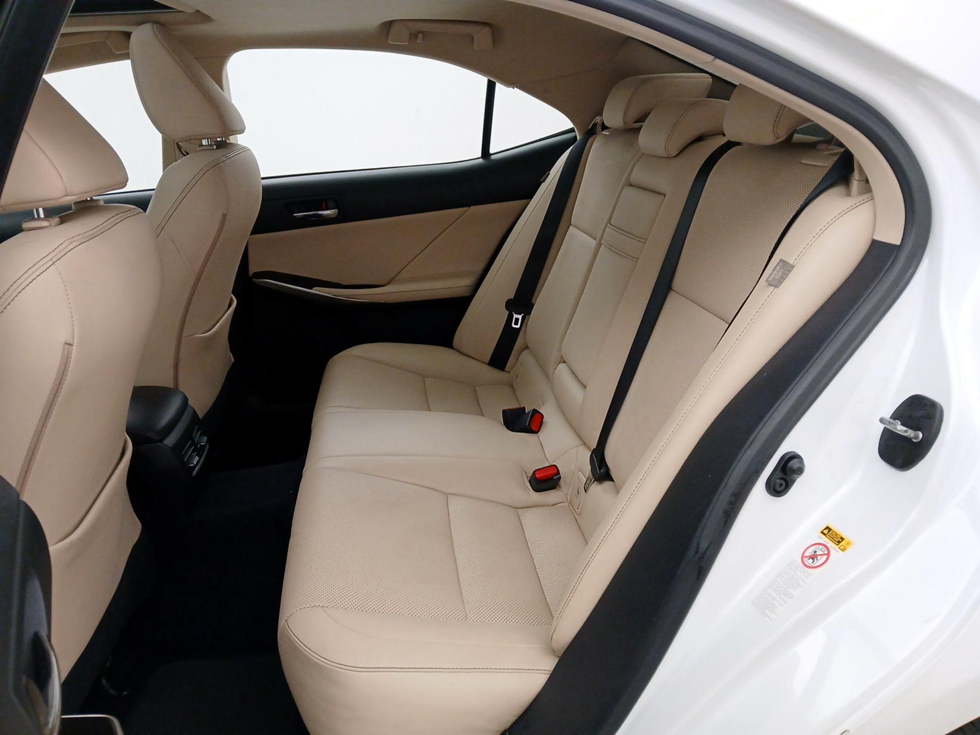 Thumbnail: 2014 Lexus IS - 20