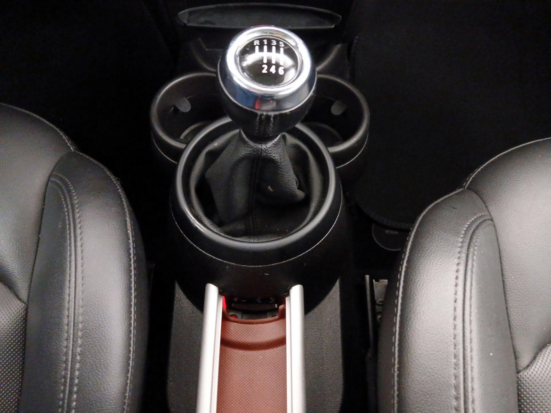 Thumbnail: 2015 MINI Cooper Paceman - 15