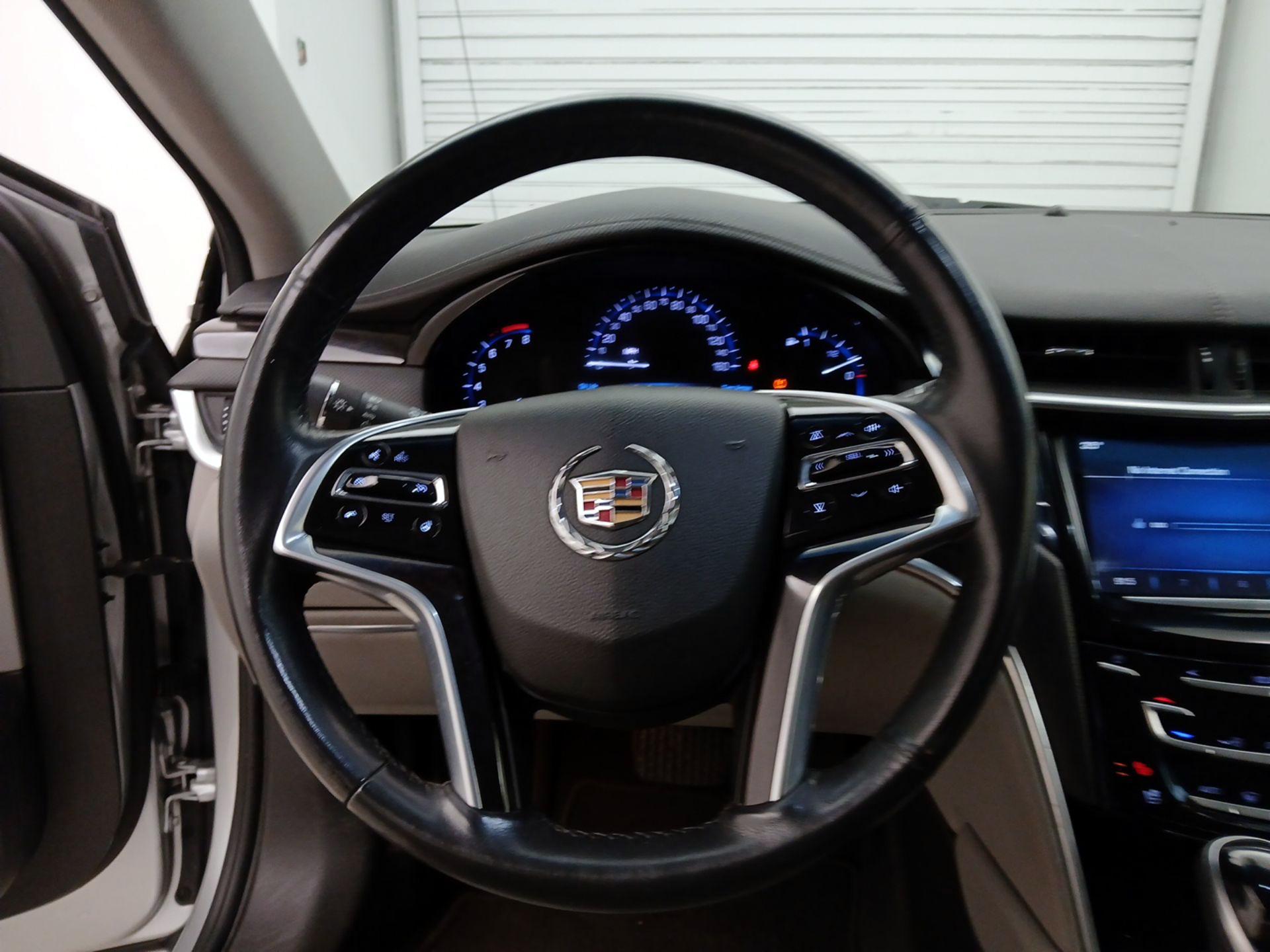 Thumbnail: 2015 Cadillac XTS - 10