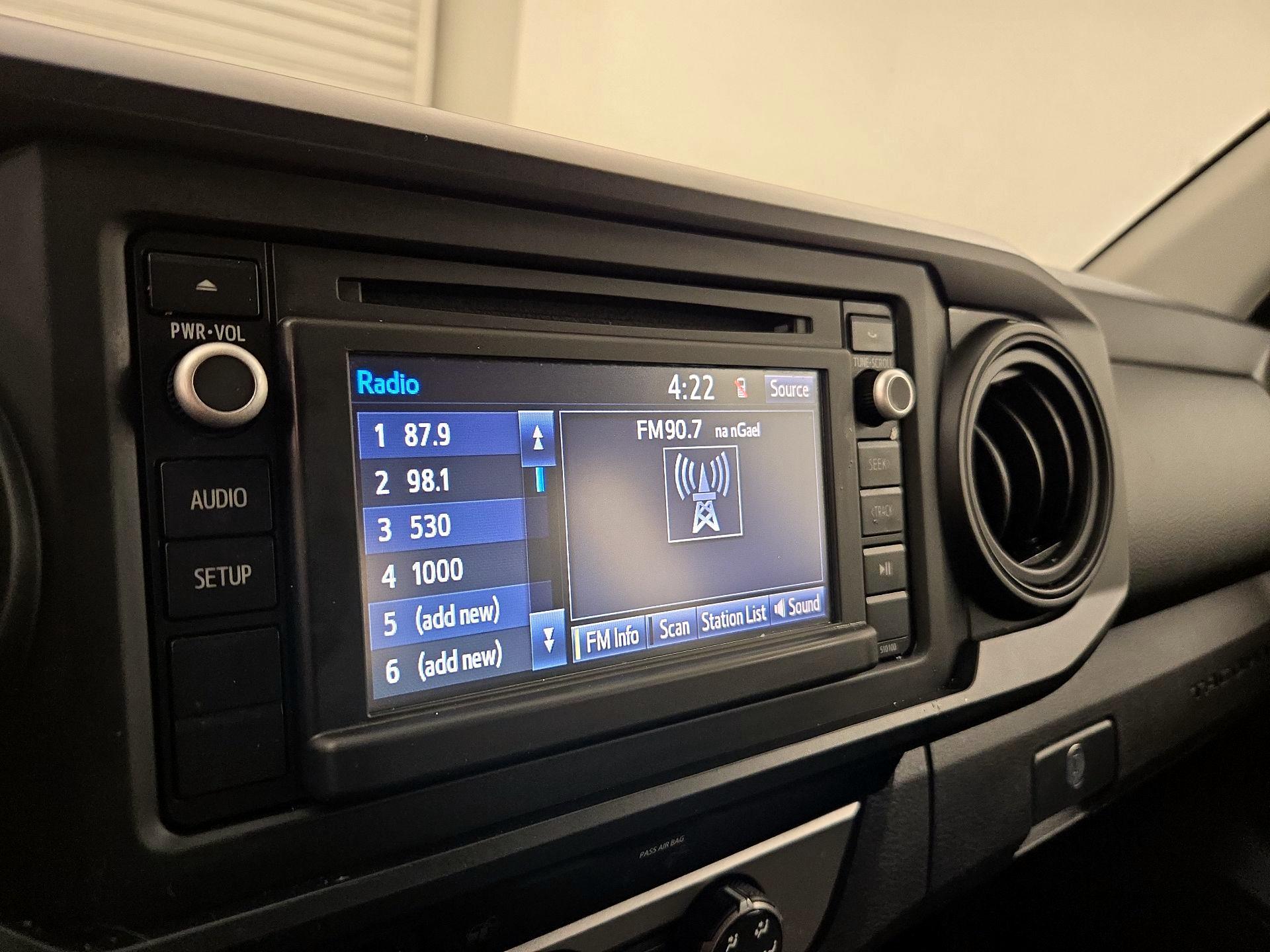 Thumbnail: 2018 Toyota Tacoma - 15