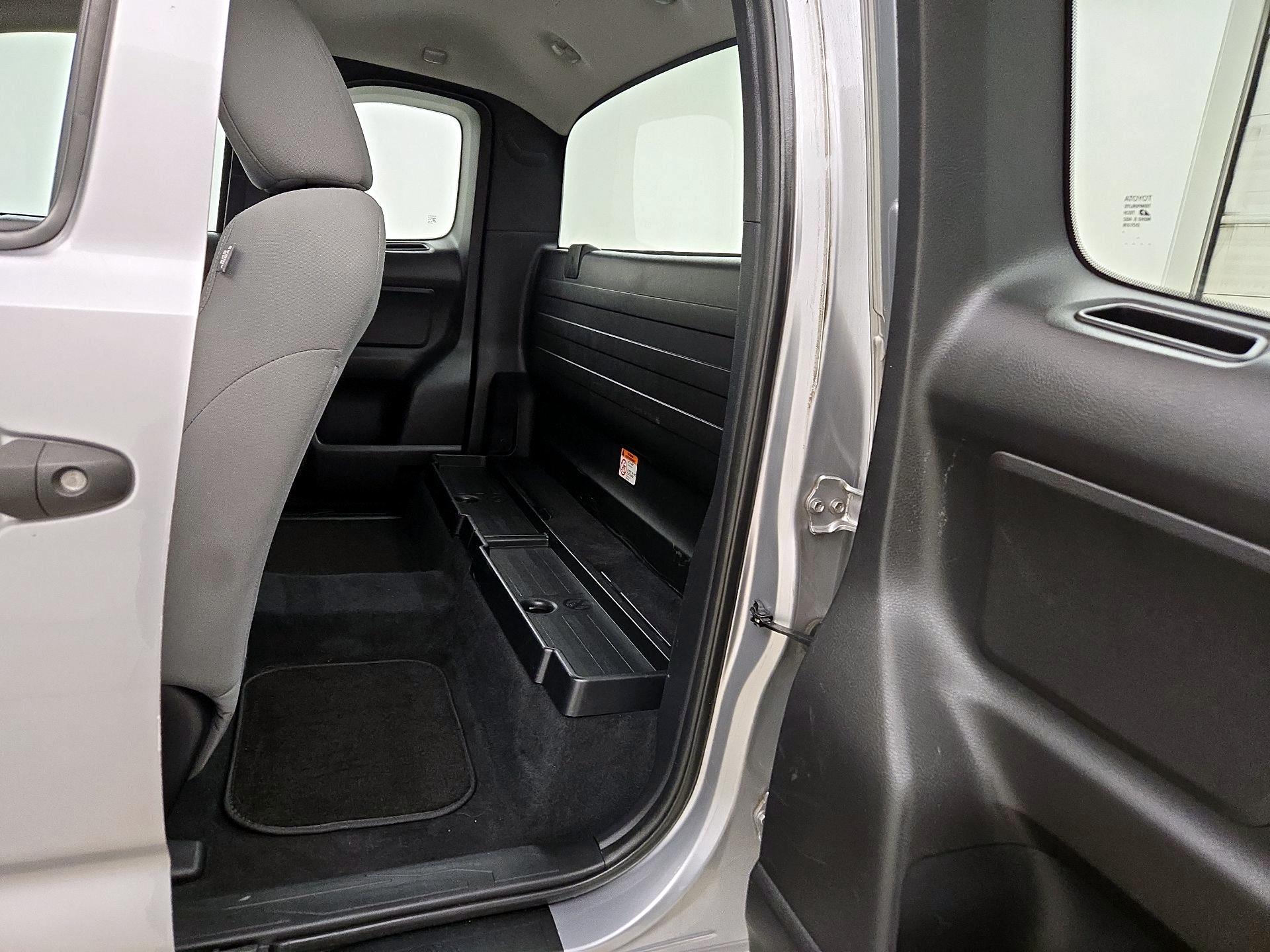 Thumbnail: 2018 Toyota Tacoma - 19