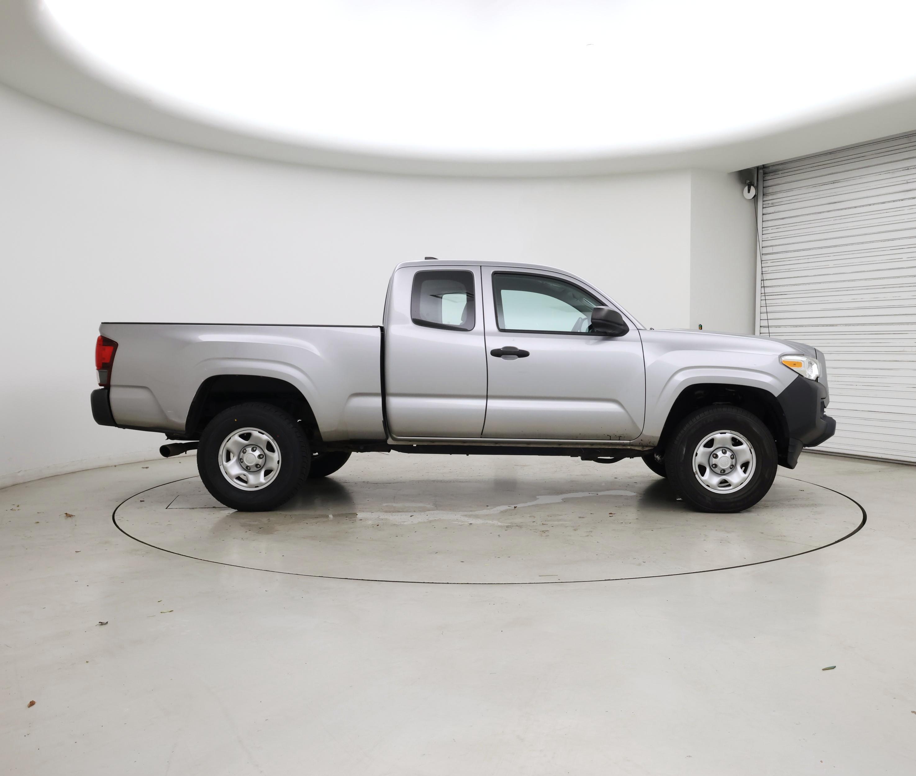 Thumbnail: 2018 Toyota Tacoma - 7