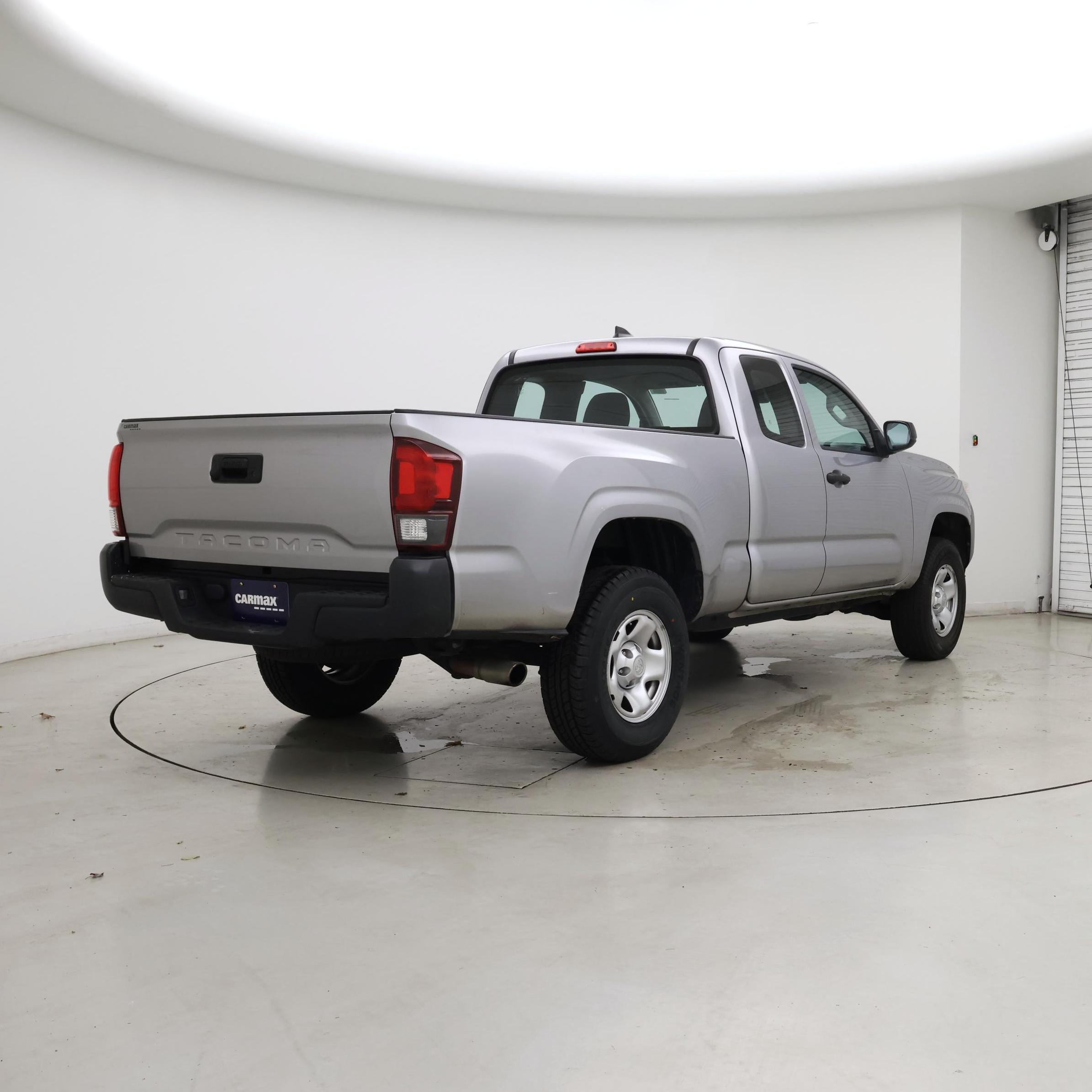 Thumbnail: 2018 Toyota Tacoma - 8