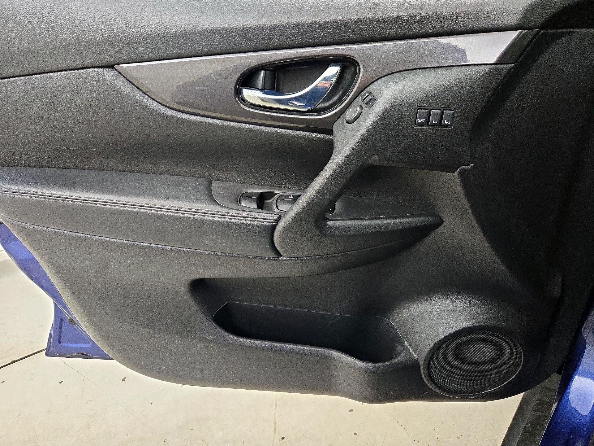 Thumbnail: 2019 Nissan Rogue - 12