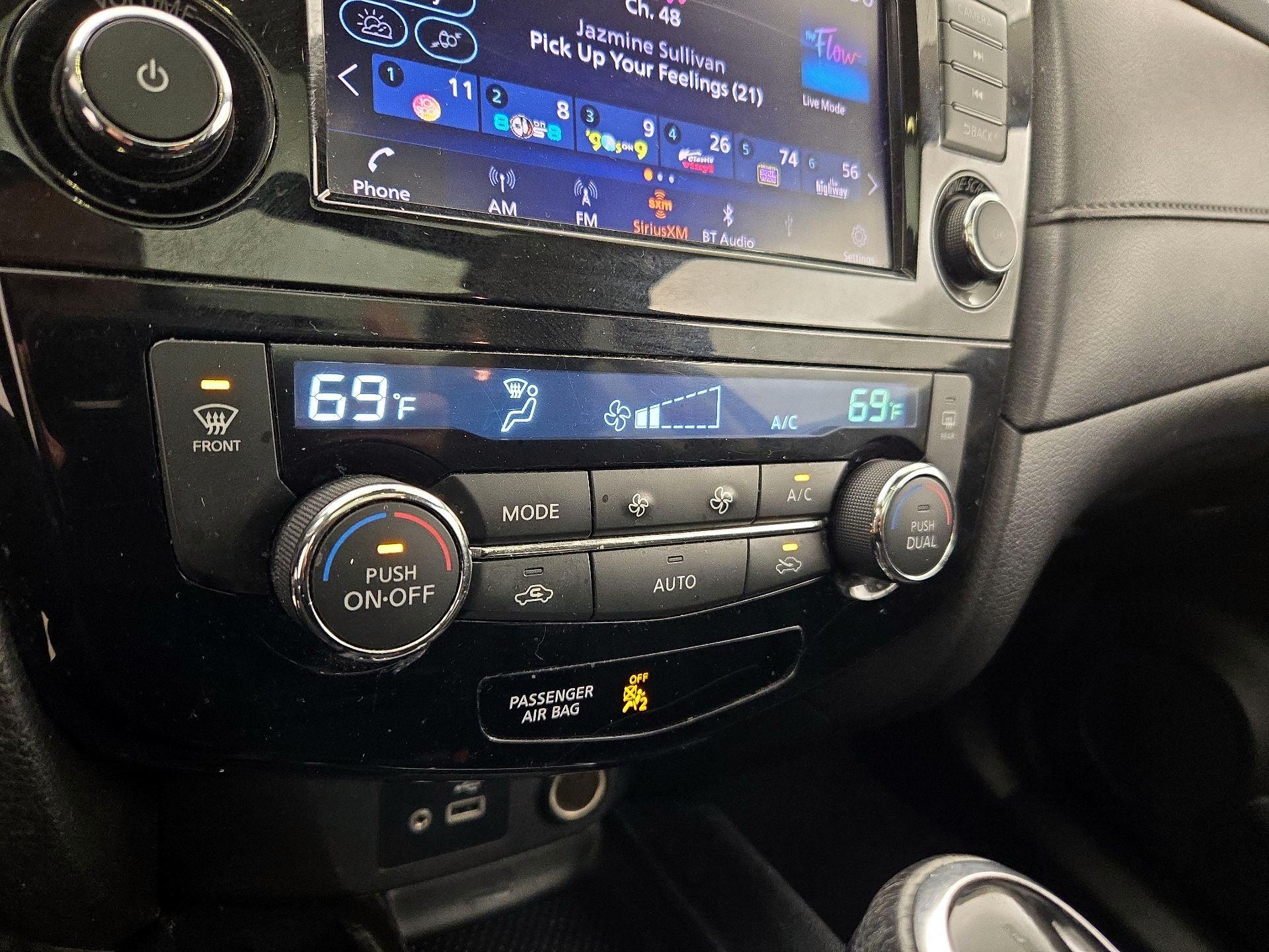 Thumbnail: 2019 Nissan Rogue - 17