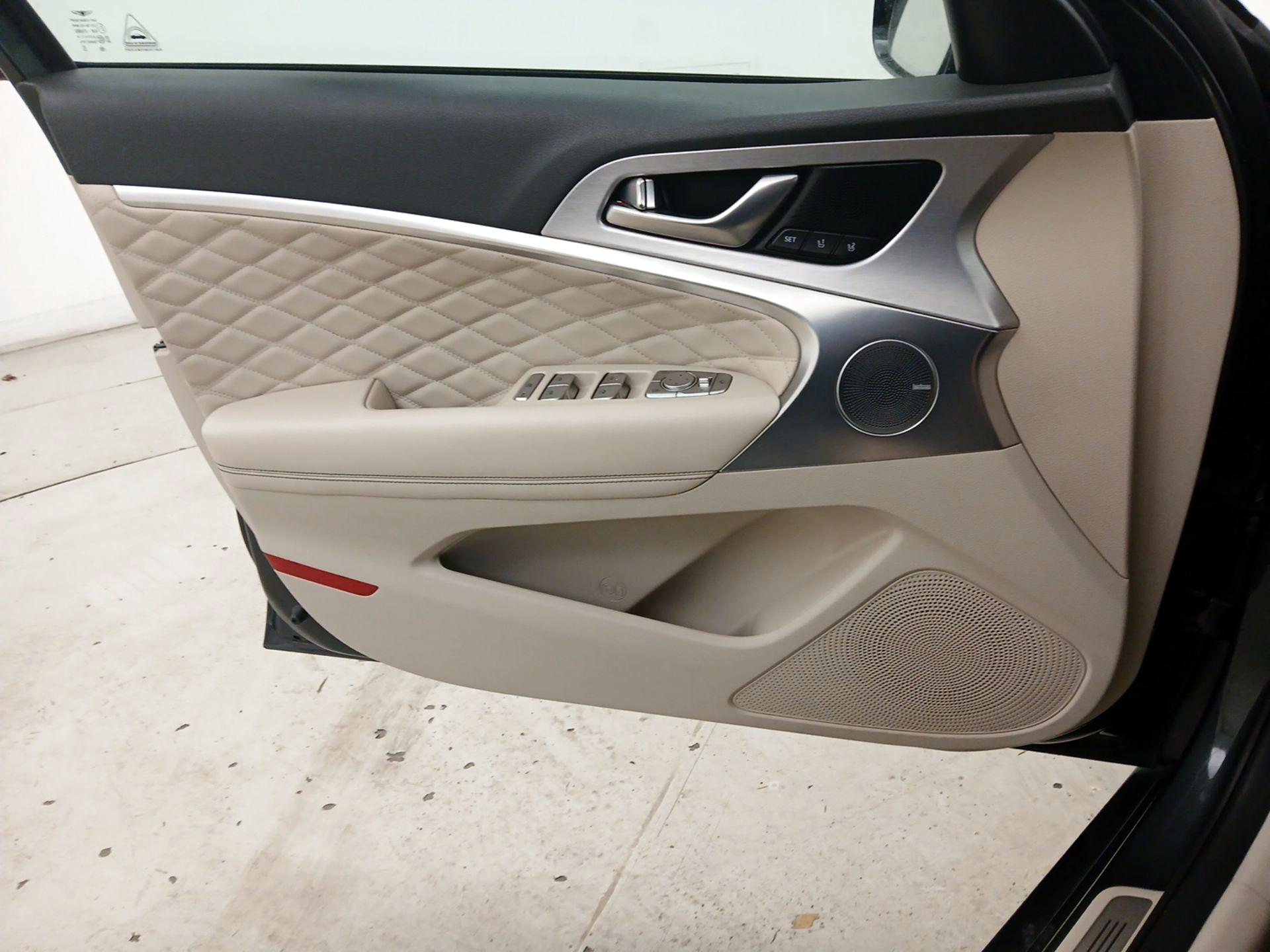 Thumbnail: 2019 Genesis G70 - 12