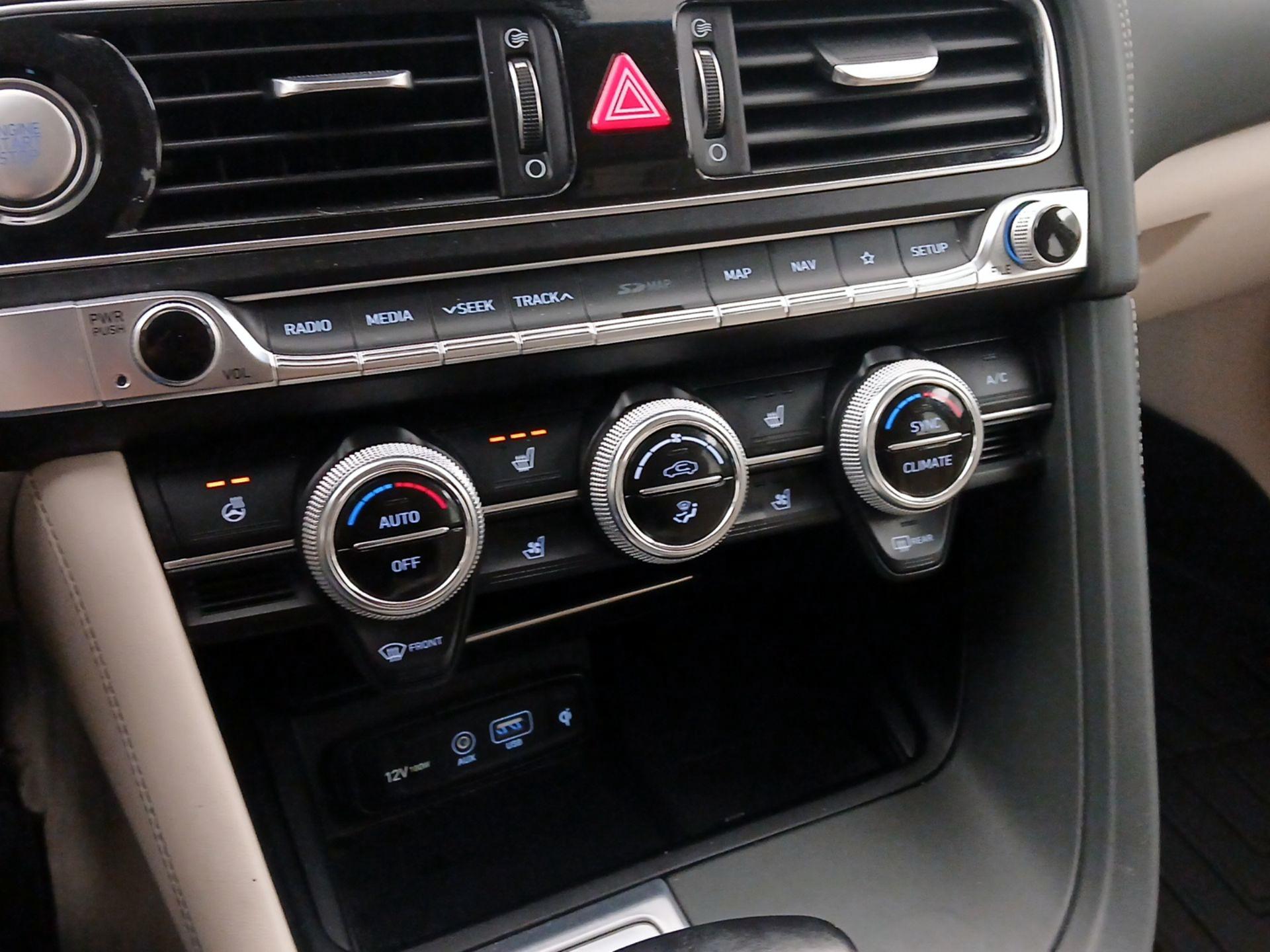 Thumbnail: 2019 Genesis G70 - 17