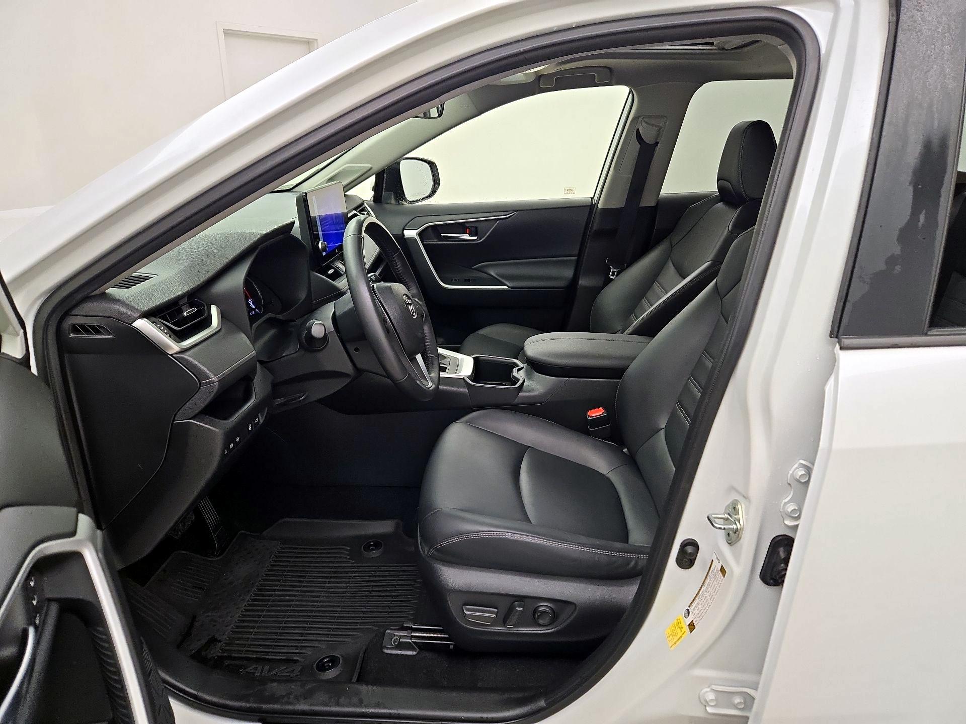 Thumbnail: 2023 Toyota RAV4 - 11