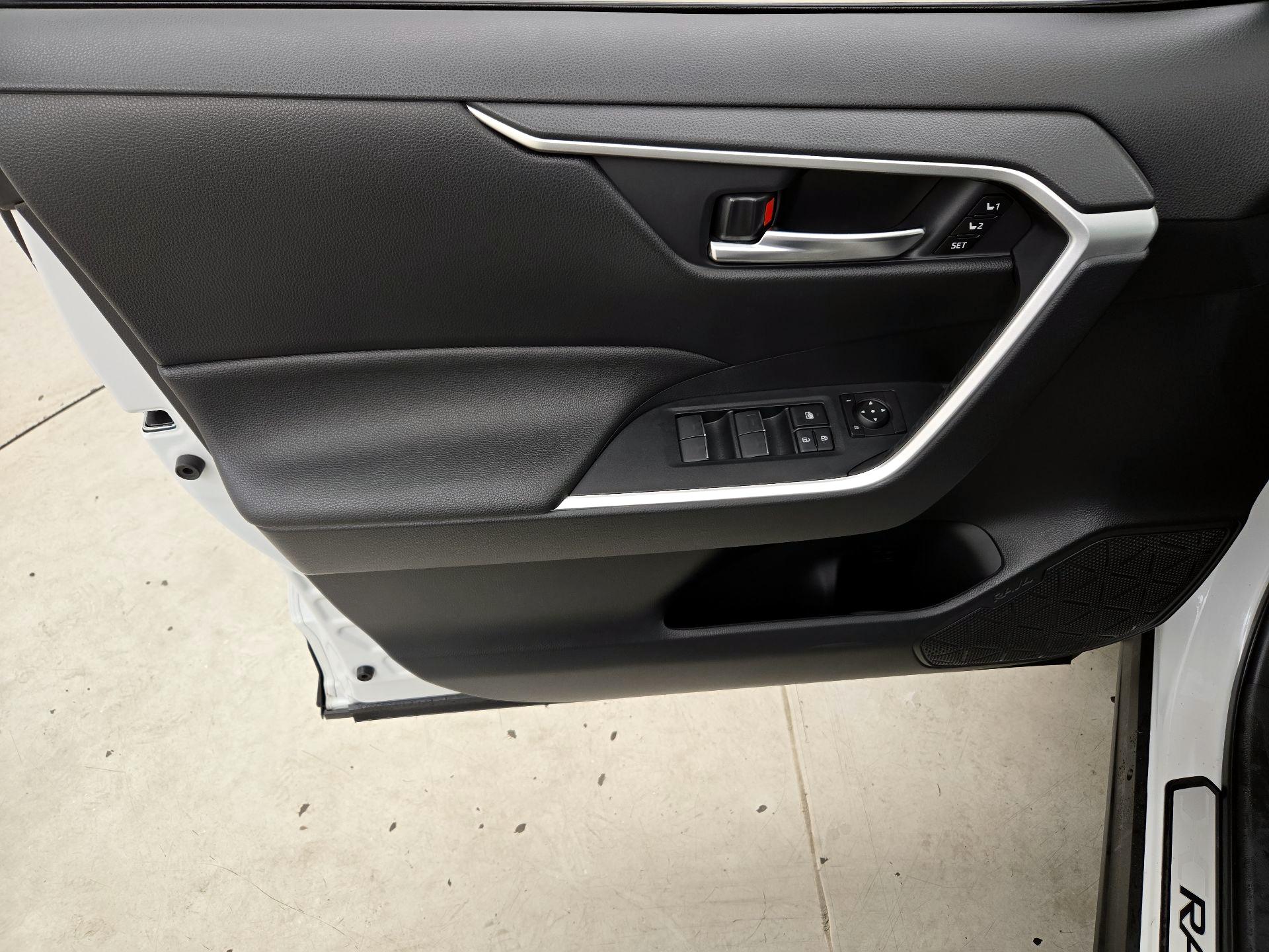 Thumbnail: 2023 Toyota RAV4 - 12