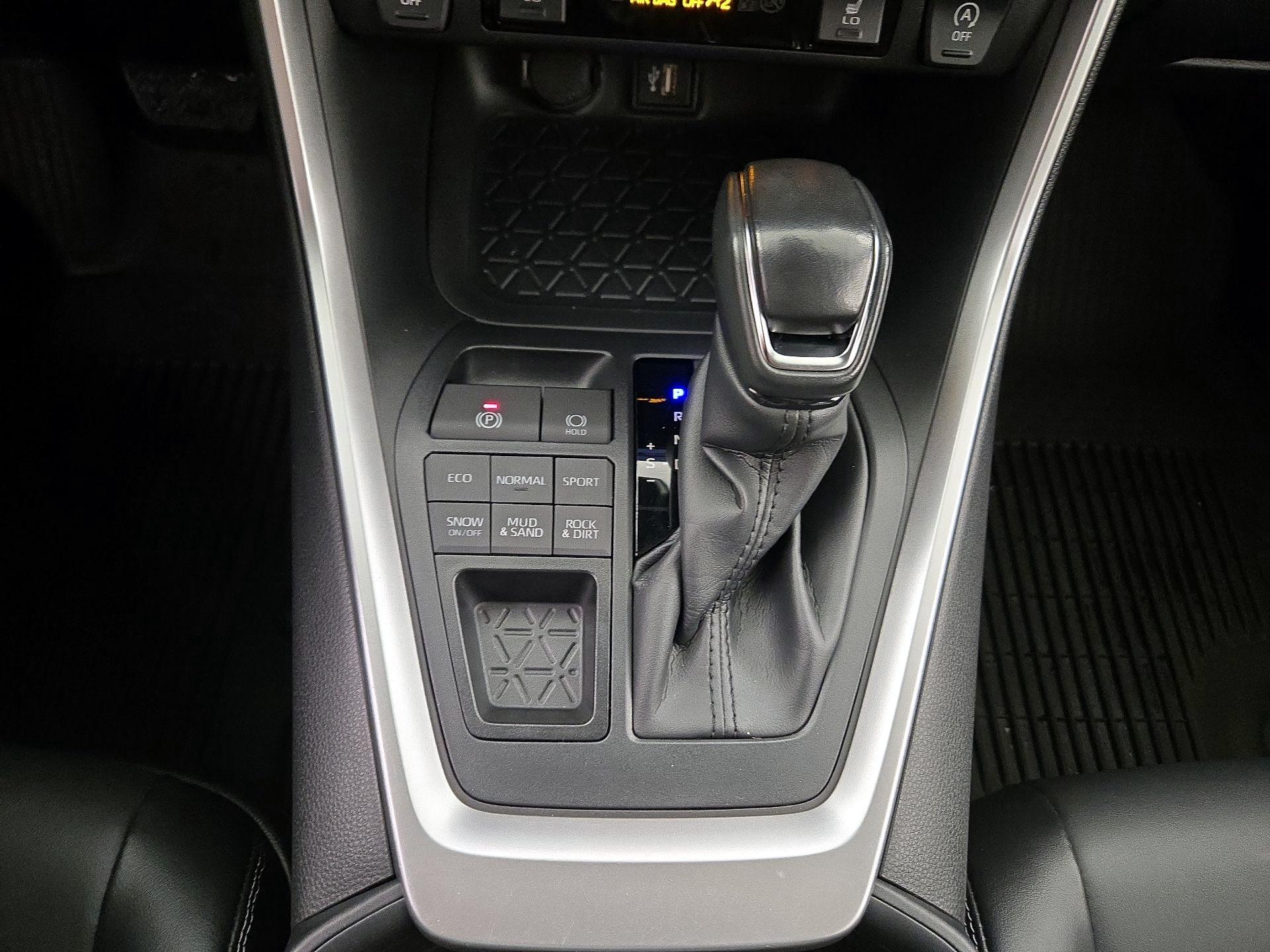 Thumbnail: 2023 Toyota RAV4 - 17