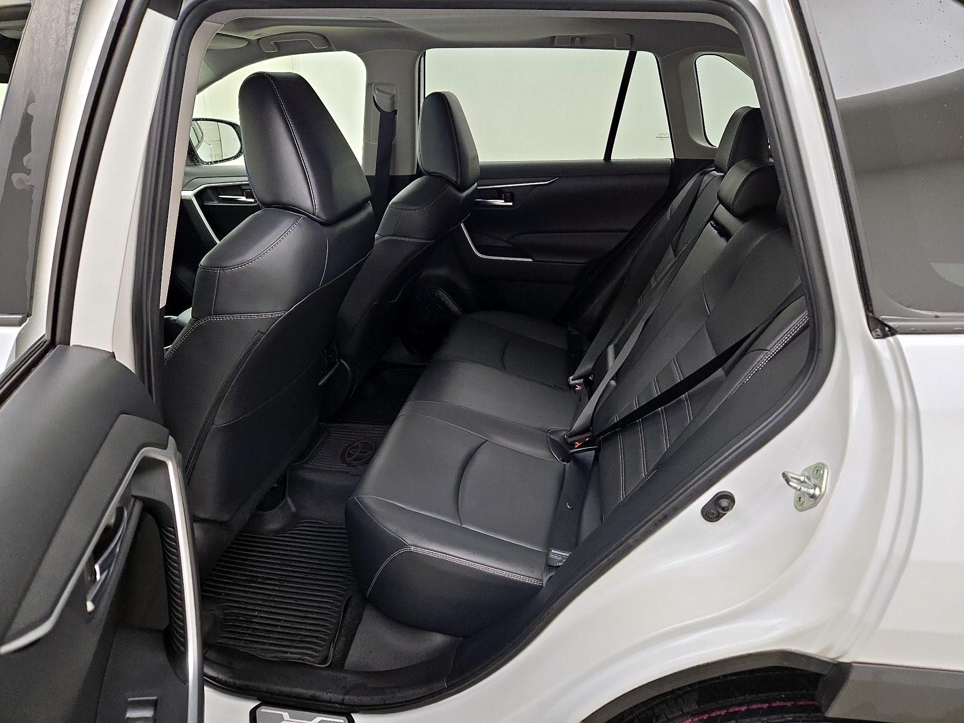 Thumbnail: 2023 Toyota RAV4 - 20