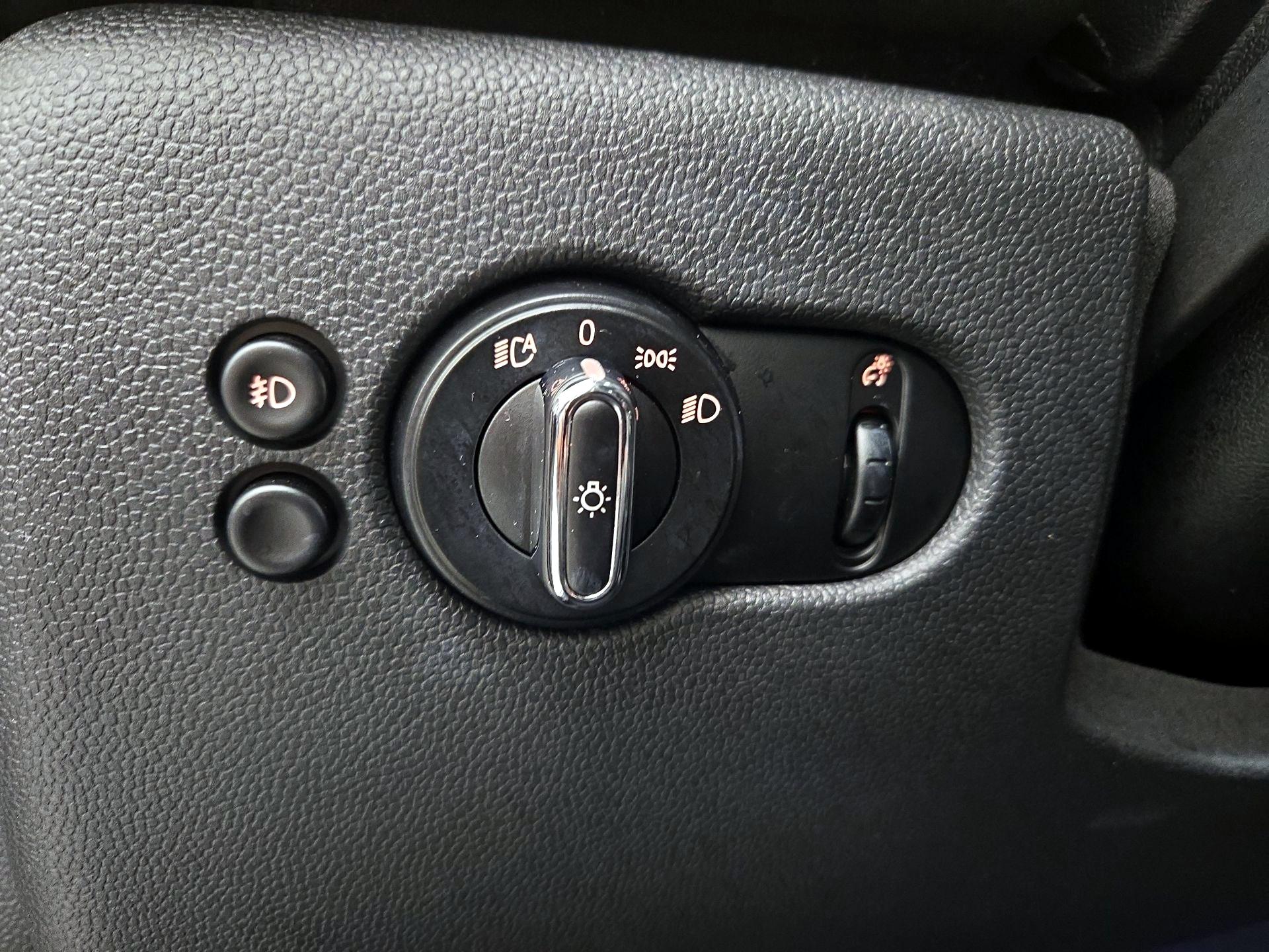 Thumbnail: 2020 MINI Cooper Hardtop - 13