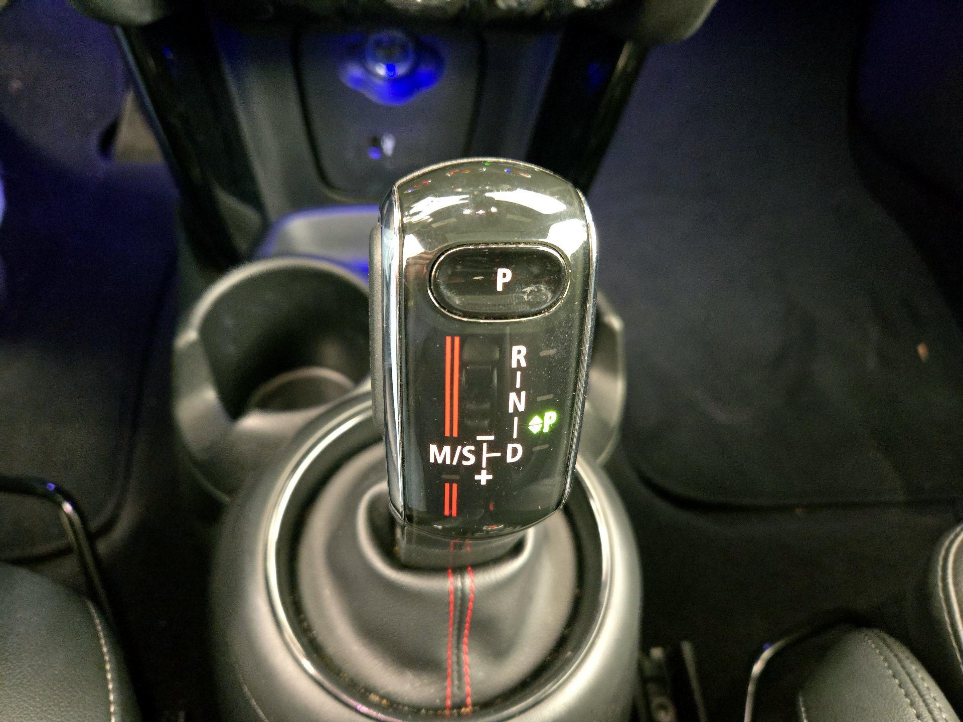 Thumbnail: 2020 MINI Cooper Hardtop - 17