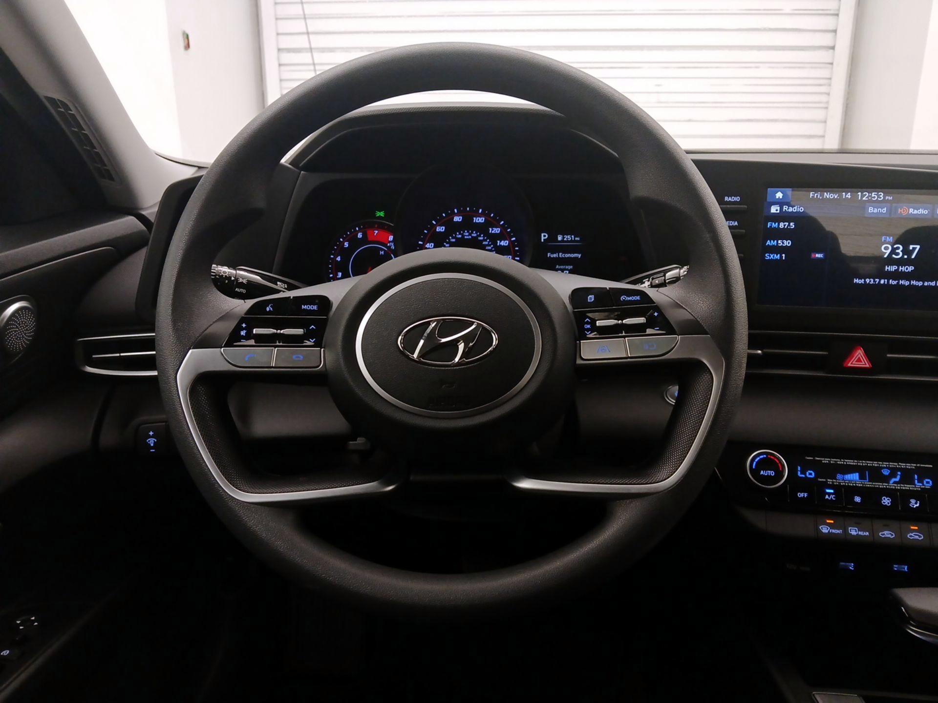 Thumbnail: 2022 Hyundai Elantra - 10