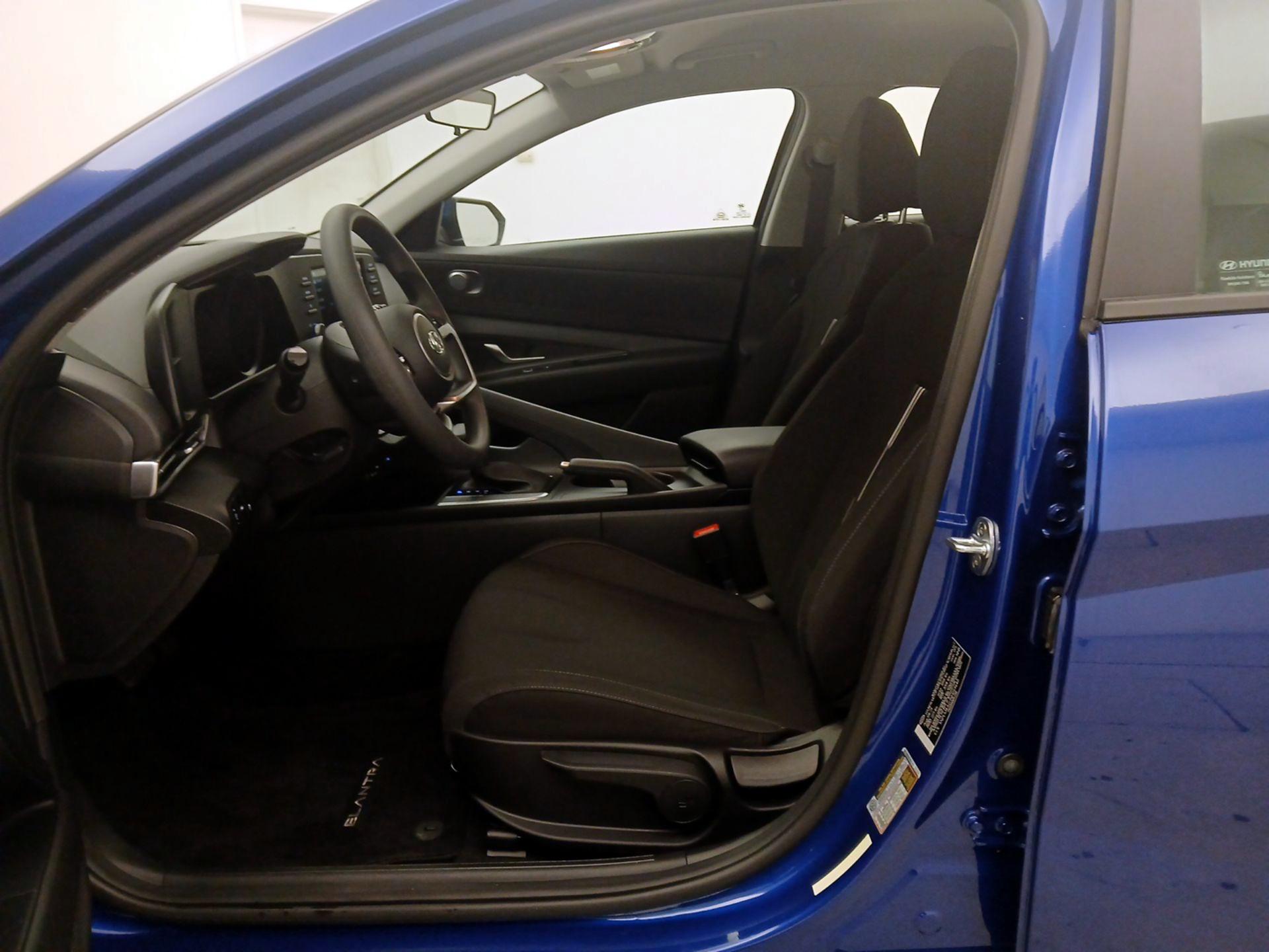 Thumbnail: 2022 Hyundai Elantra - 11
