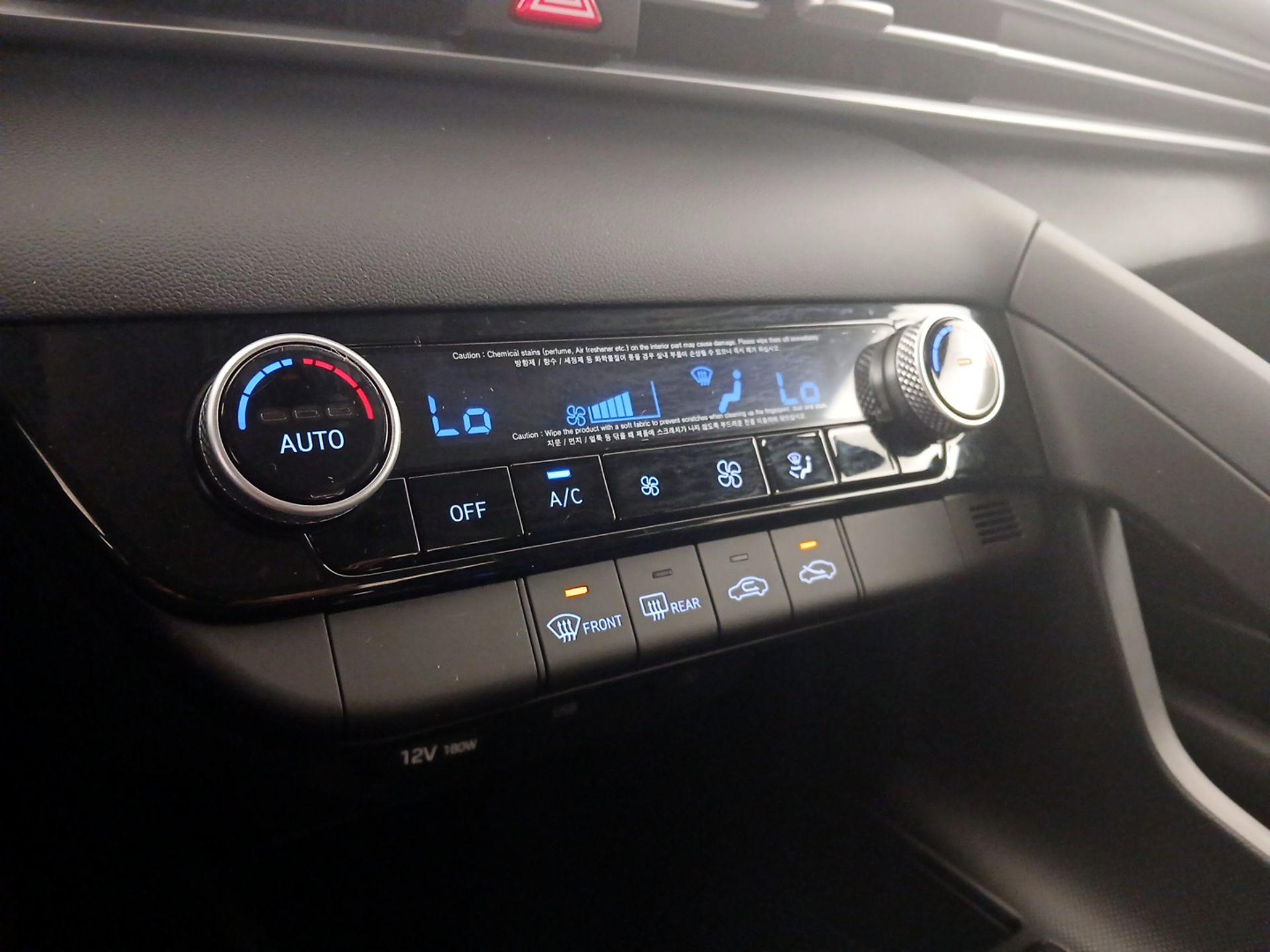 Thumbnail: 2022 Hyundai Elantra - 16