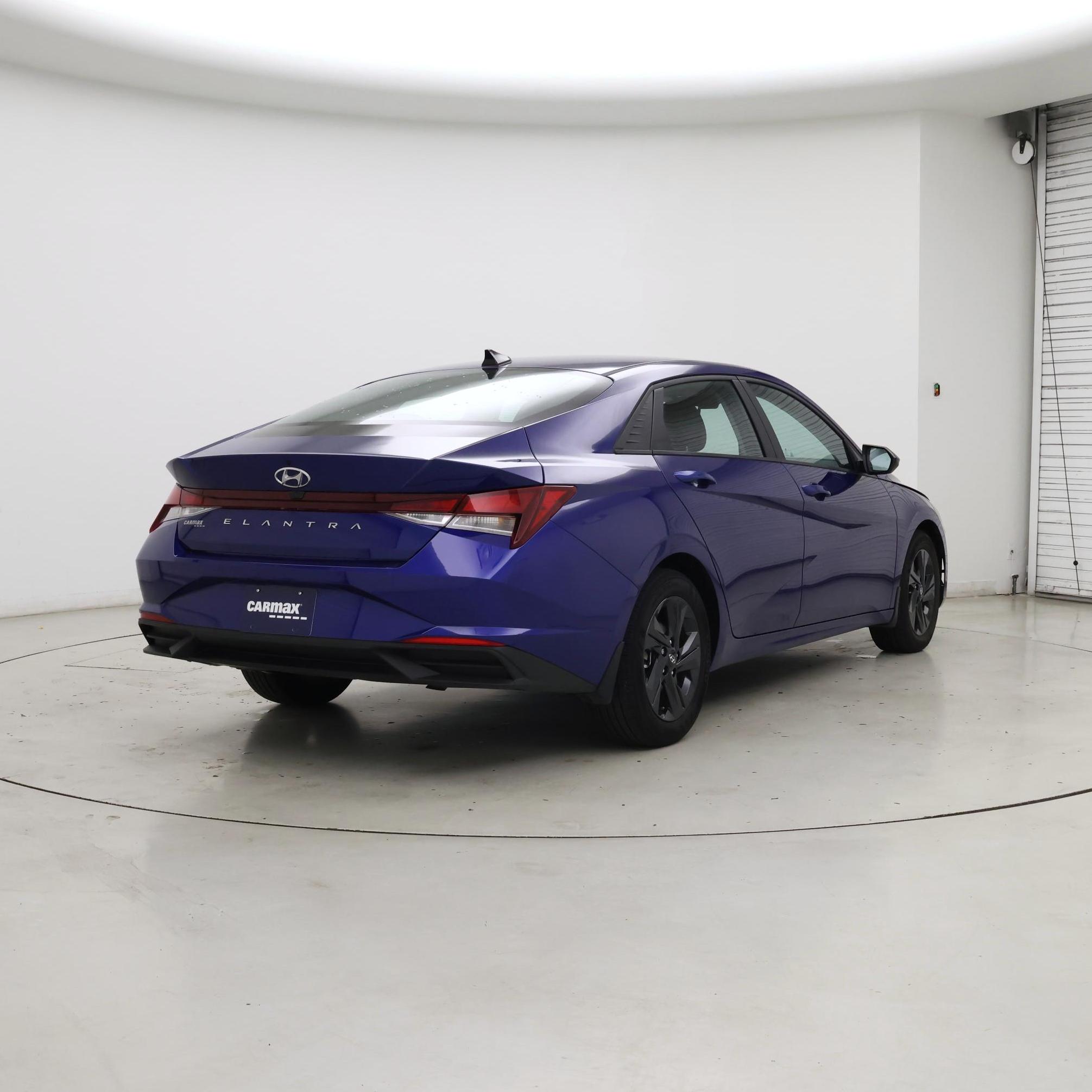 Thumbnail: 2022 Hyundai Elantra - 8