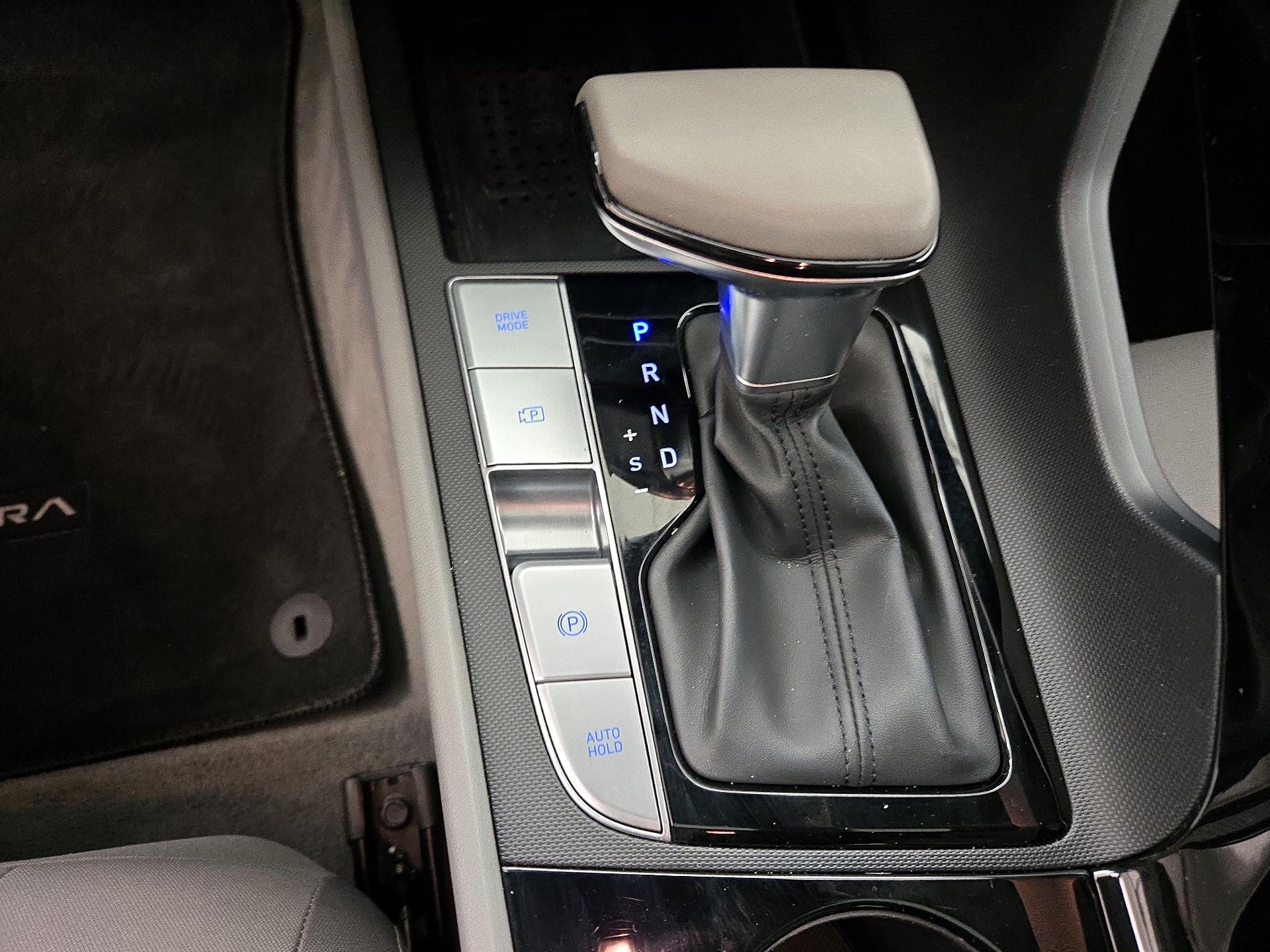 Thumbnail: 2021 Hyundai Elantra - 17