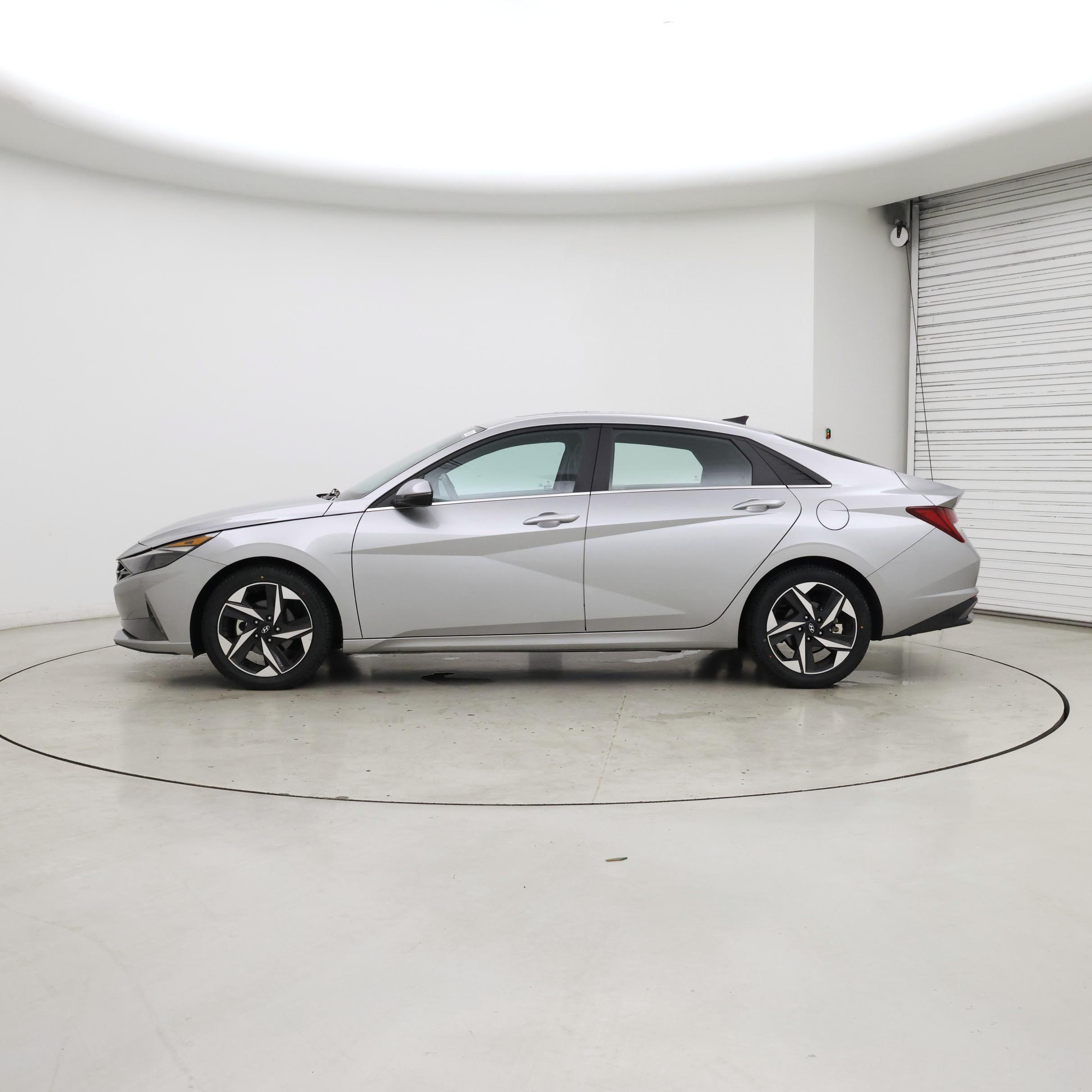 Thumbnail: 2021 Hyundai Elantra - 3