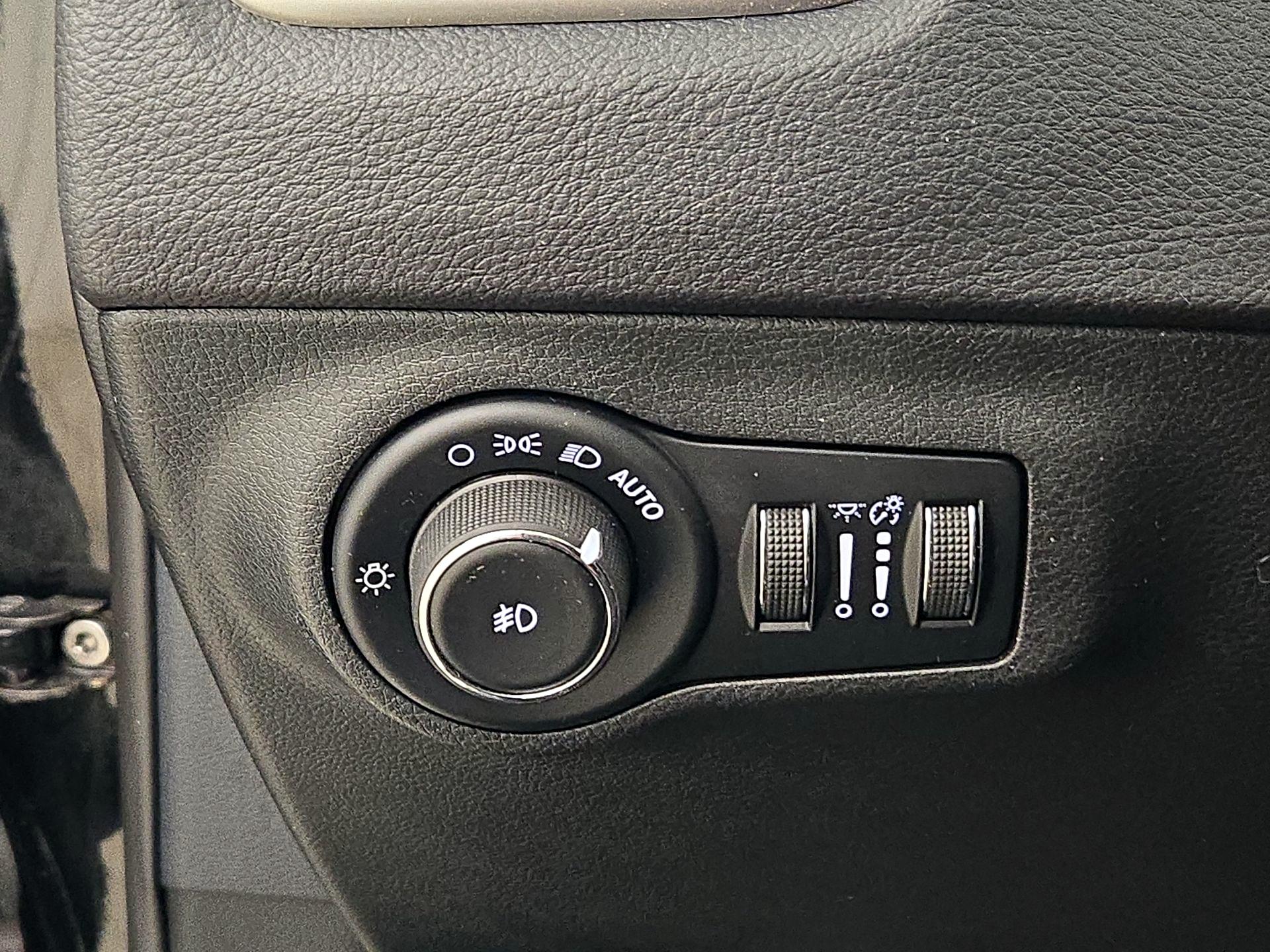 Thumbnail: 2017 Jeep Compass - 13