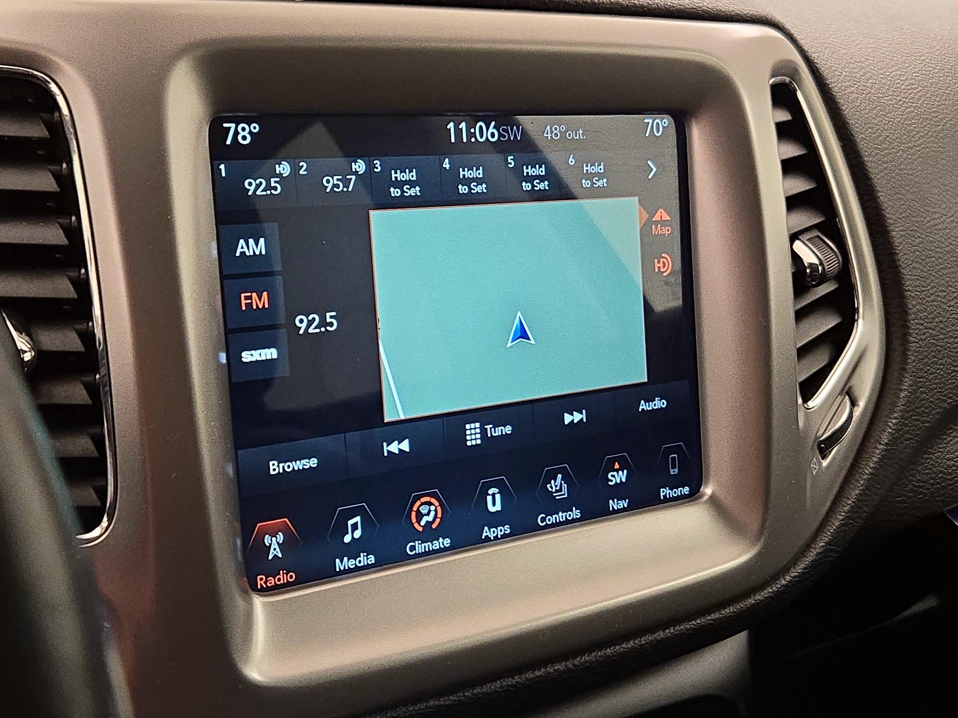 Thumbnail: 2017 Jeep Compass - 14